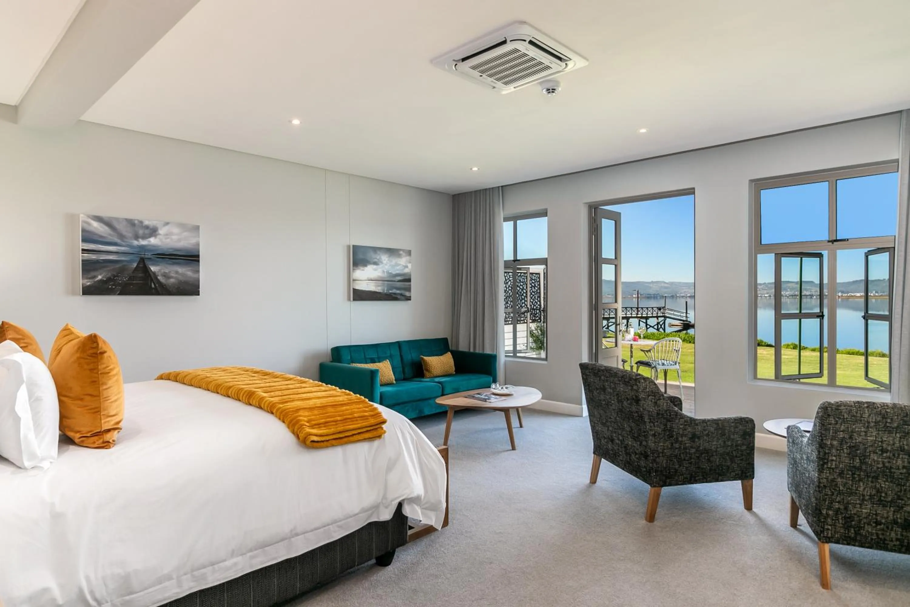 Patio, Bed in St. James of Knysna