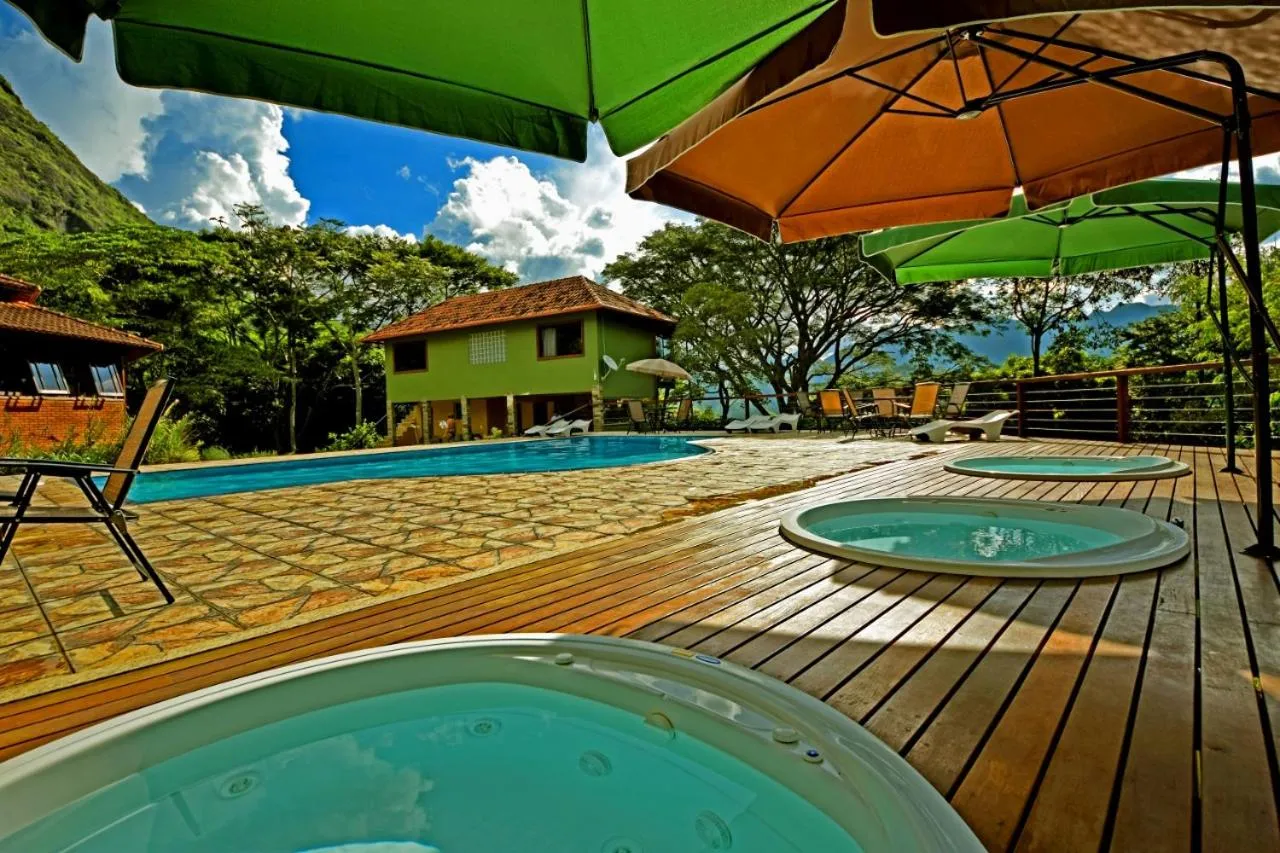 Swimming pool in Alta Colina Chalés