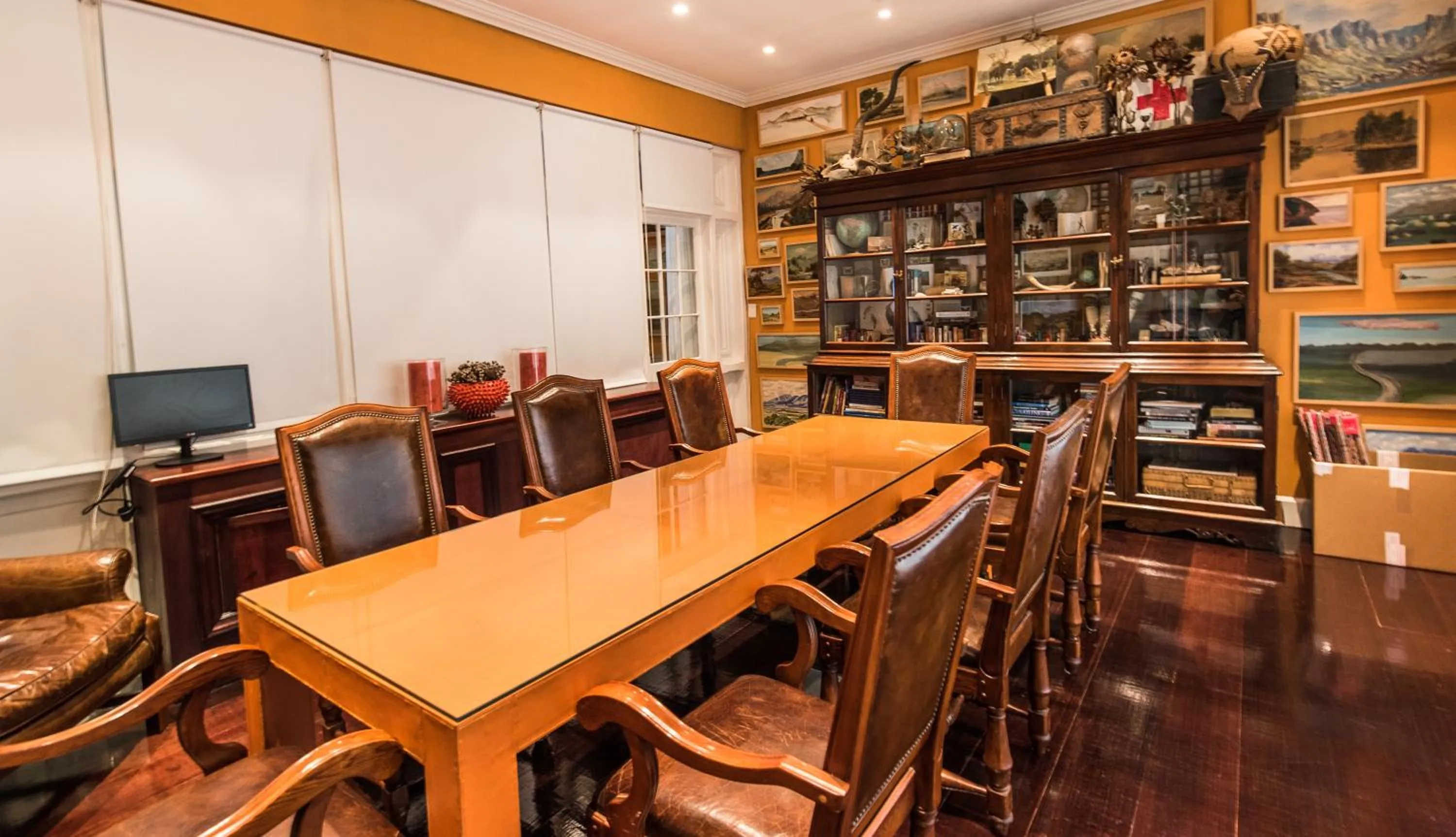Meeting/conference room in Hout Bay Manor