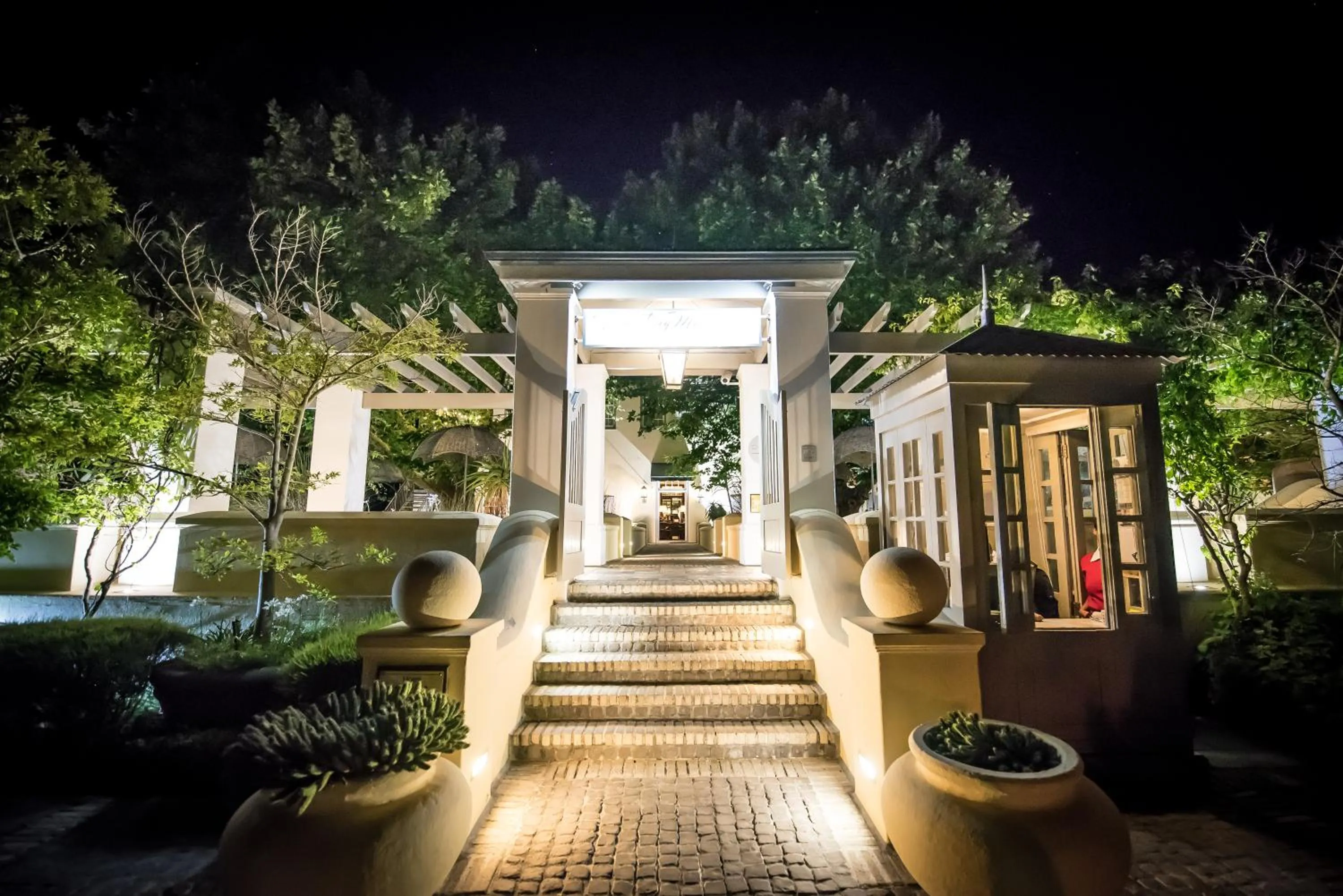 Facade/entrance in Hout Bay Manor