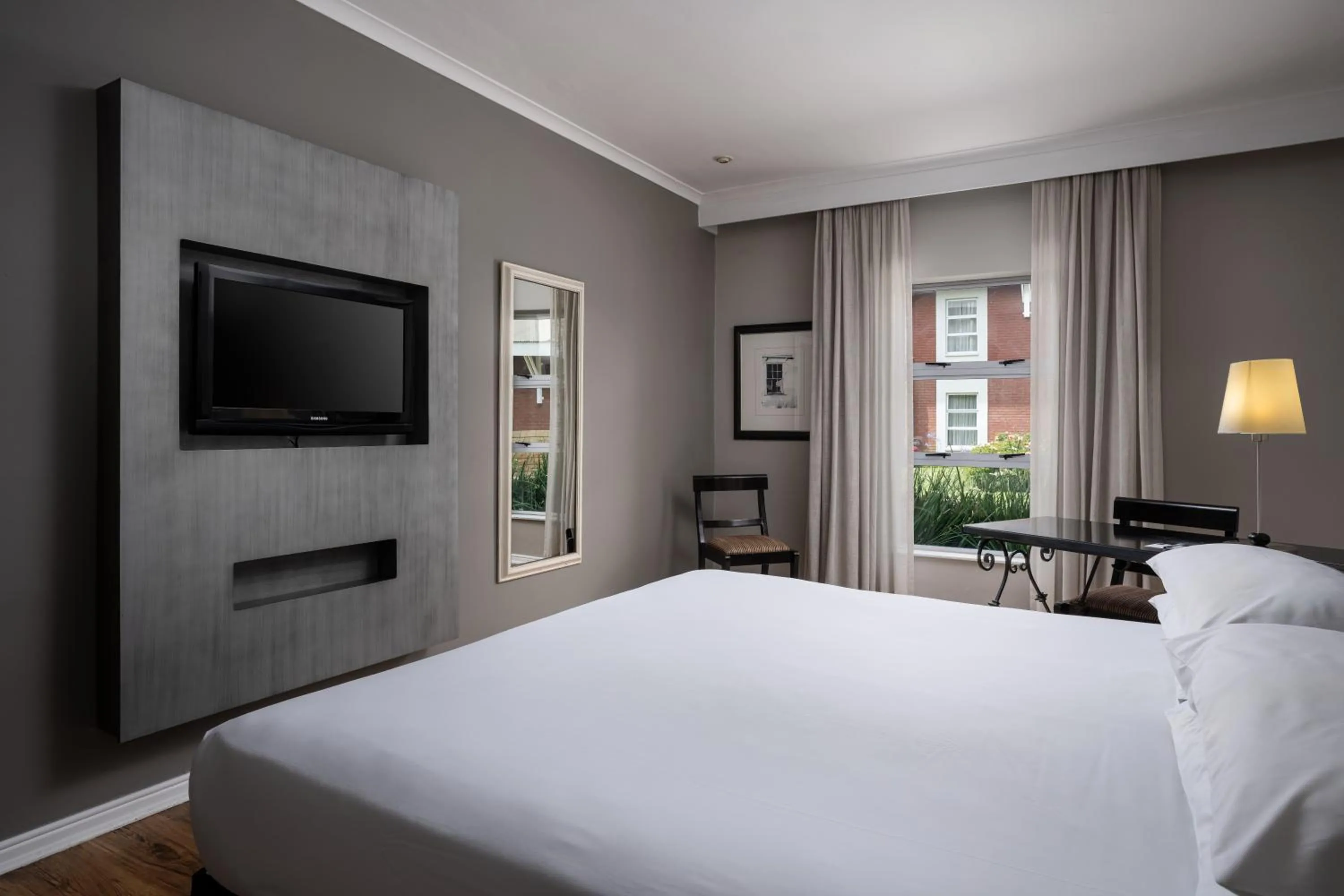 Bed in Protea Hotel by Marriott Bloemfontein