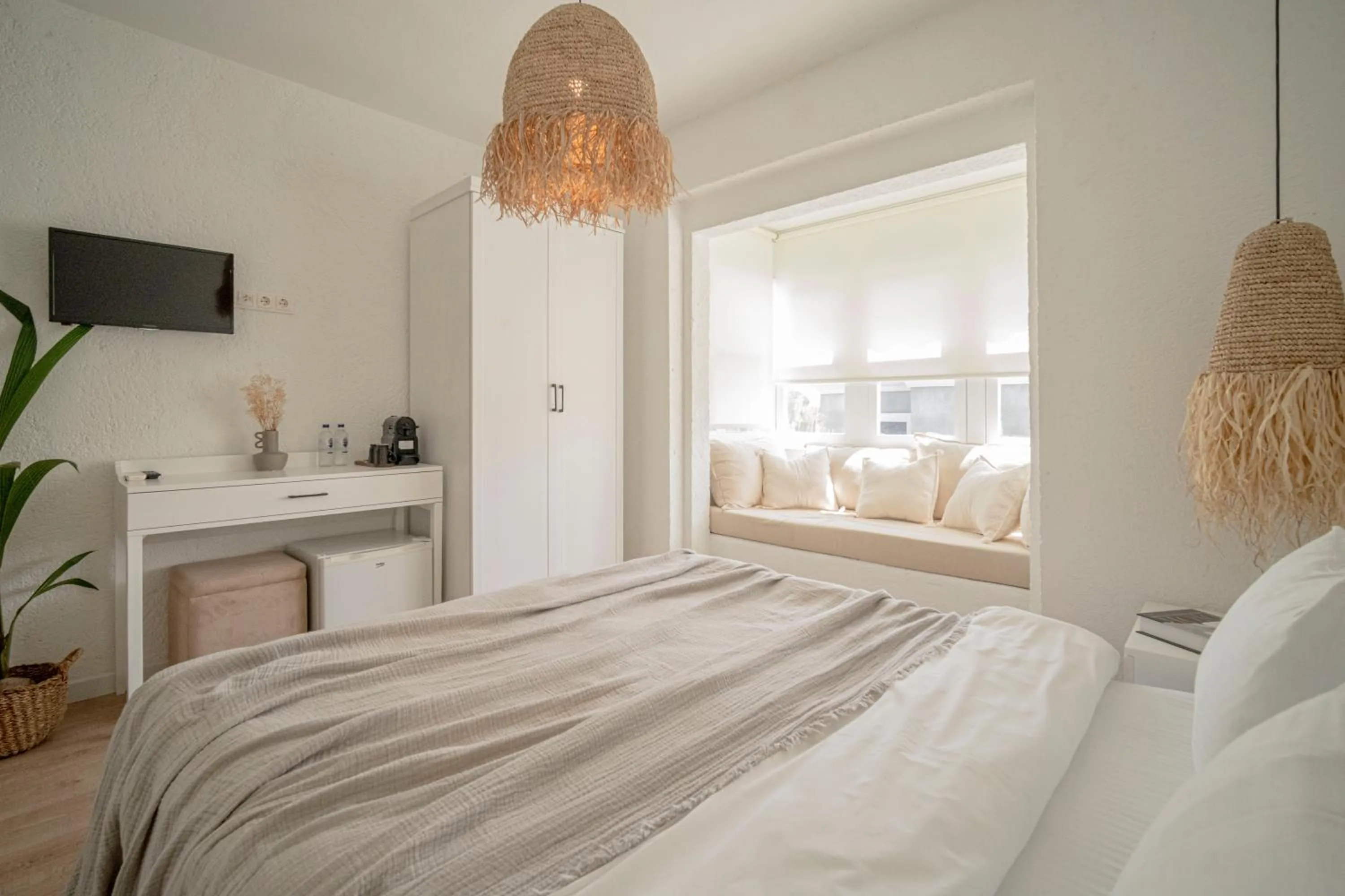 Photo of the whole room, Bed in Sandal Alaçatı - Adult Only