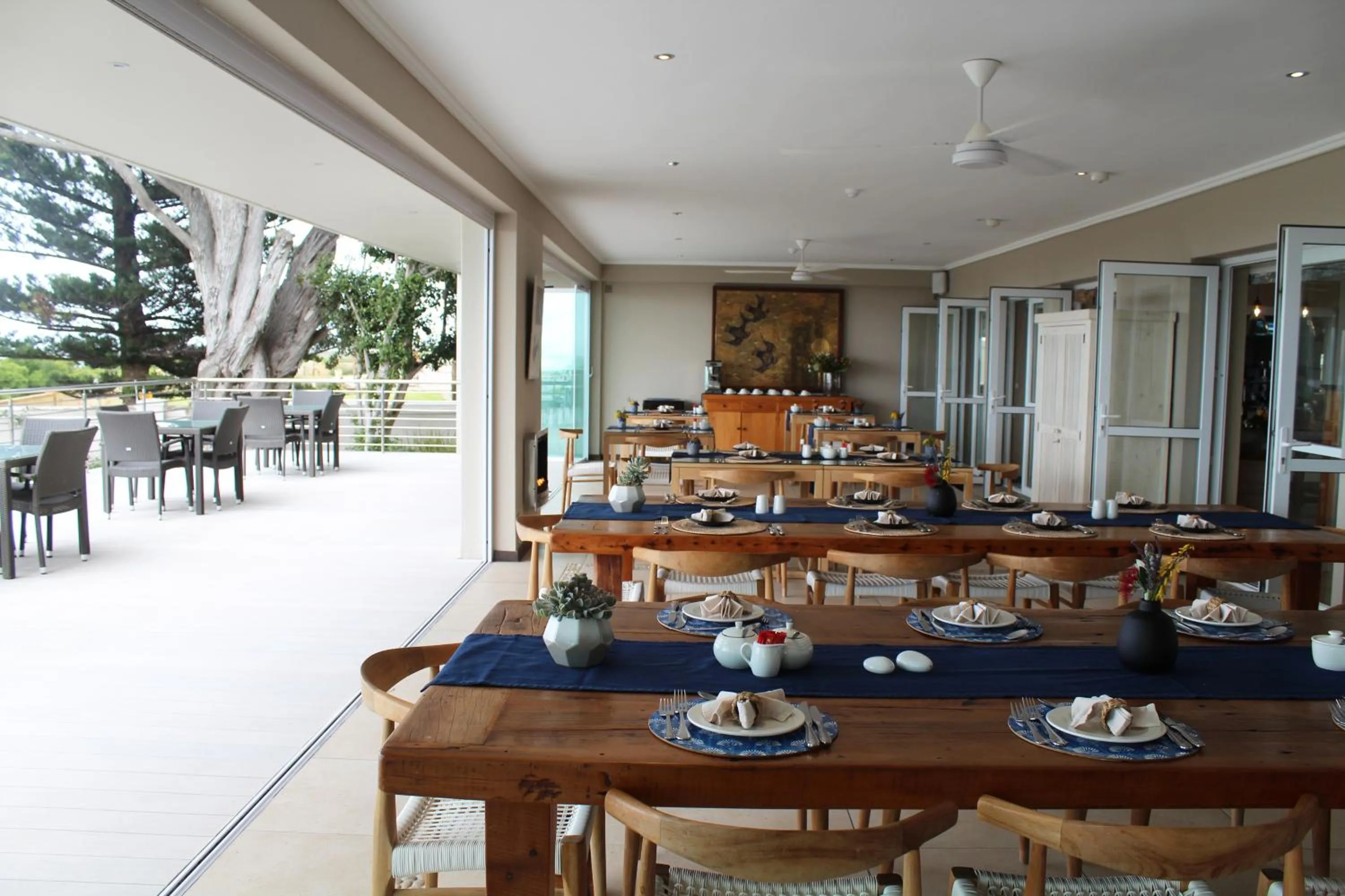 Restaurant/places to eat in Abalone Guest Lodge