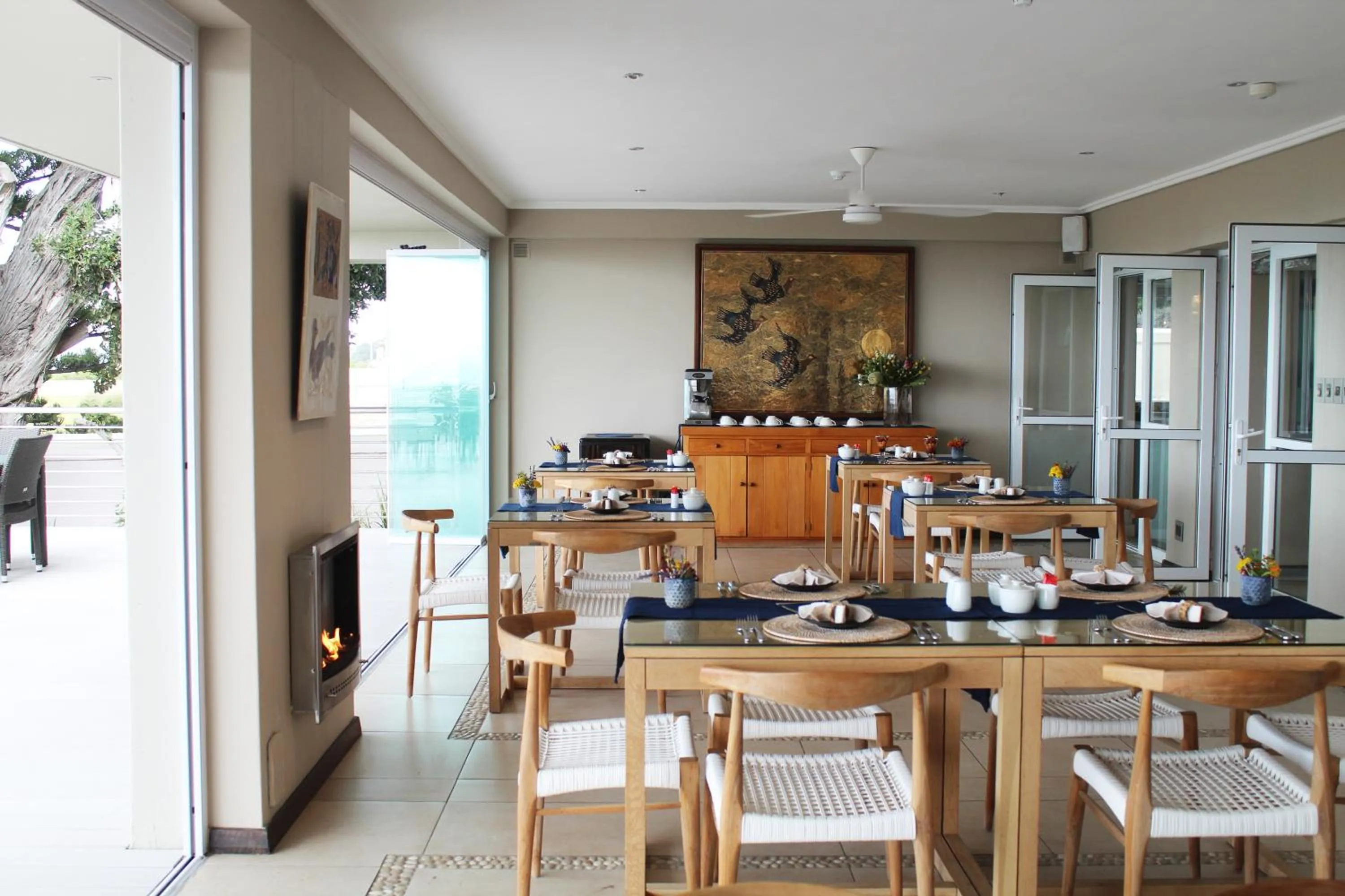 Breakfast in Abalone Guest Lodge