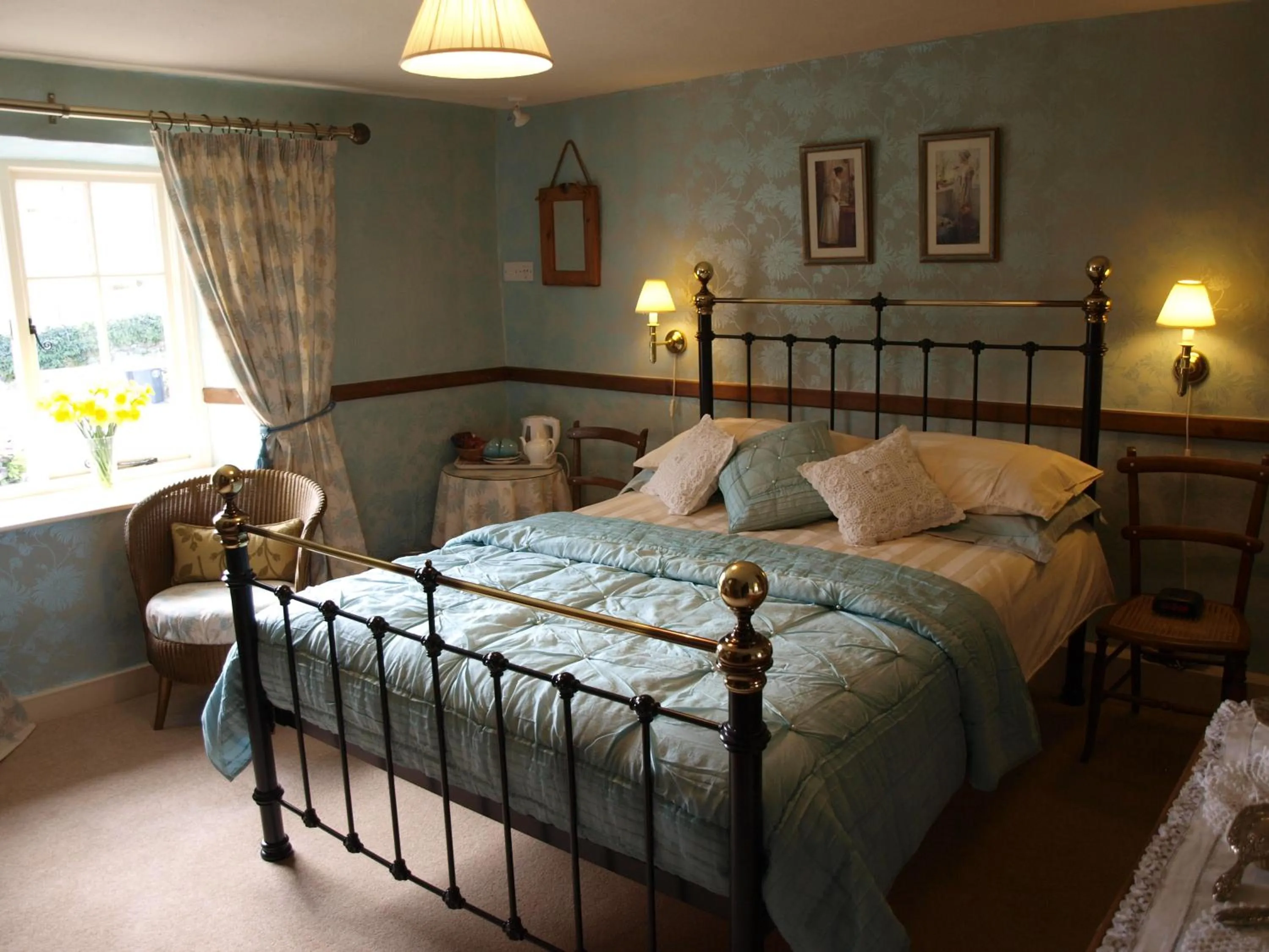 Photo of the whole room, Bed in High Wray Farm