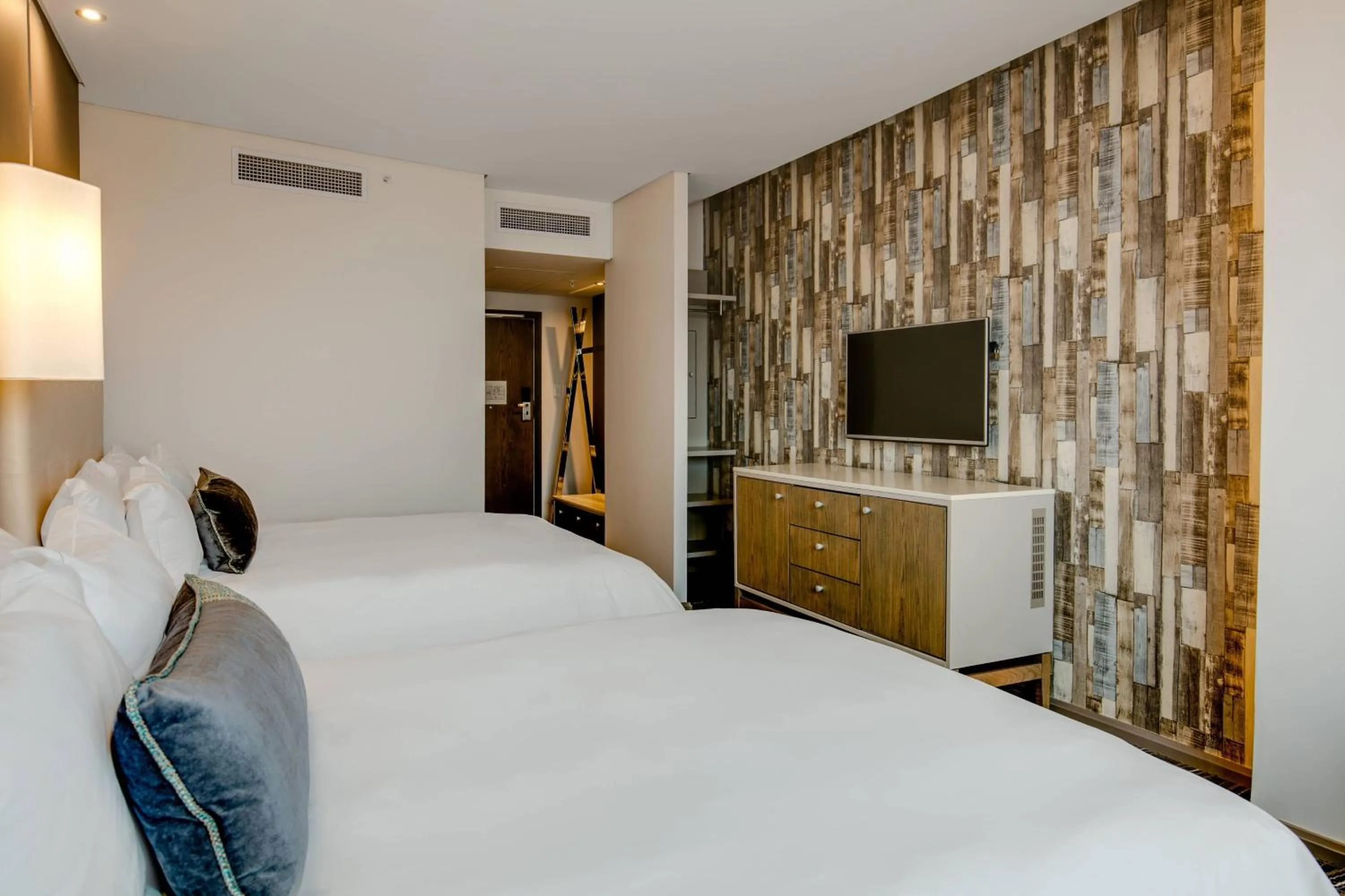 Photo of the whole room, Bed in Protea Hotel by Marriott Durban Umhlanga