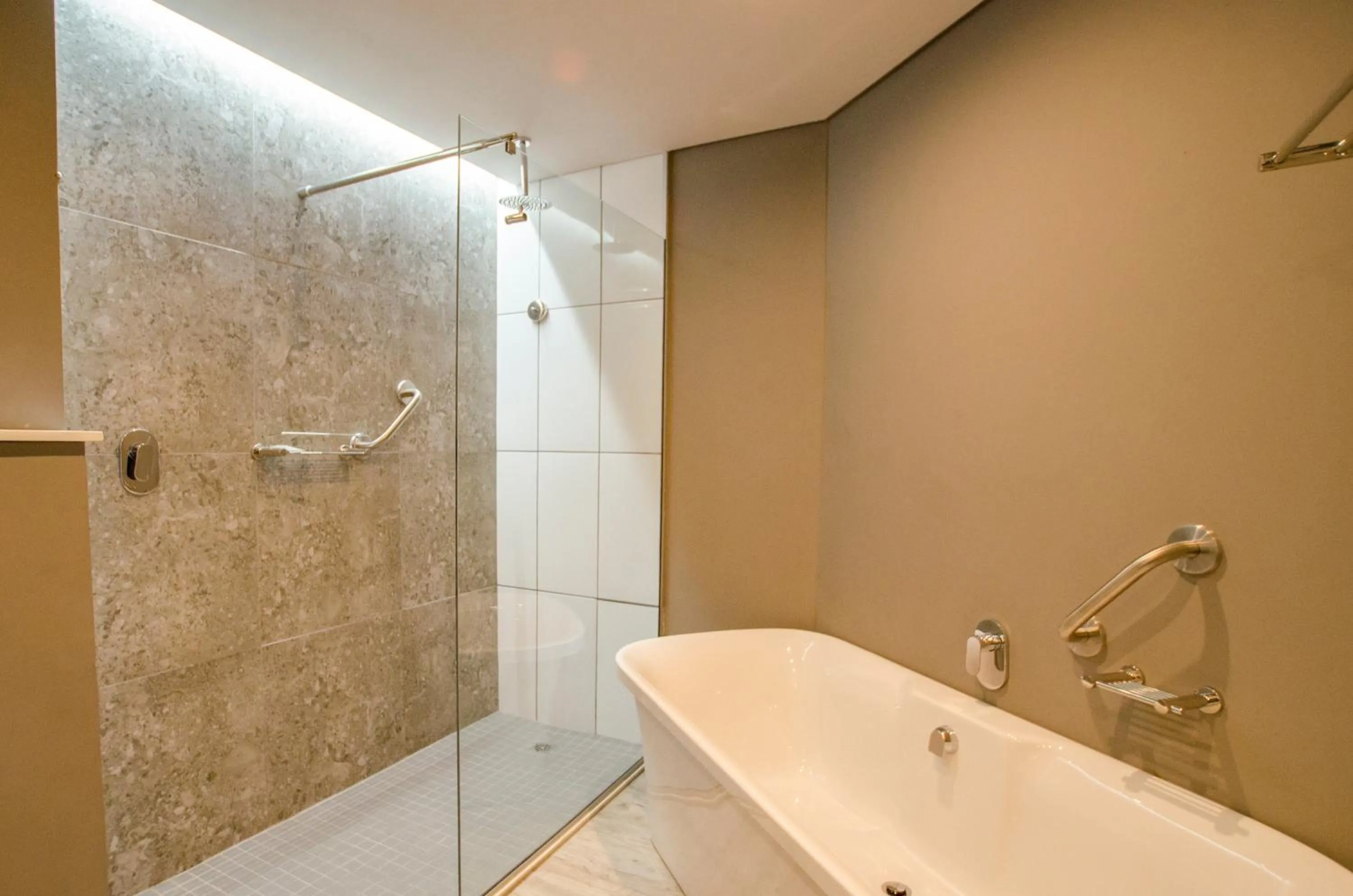 Shower in Protea Hotel by Marriott Durban Umhlanga