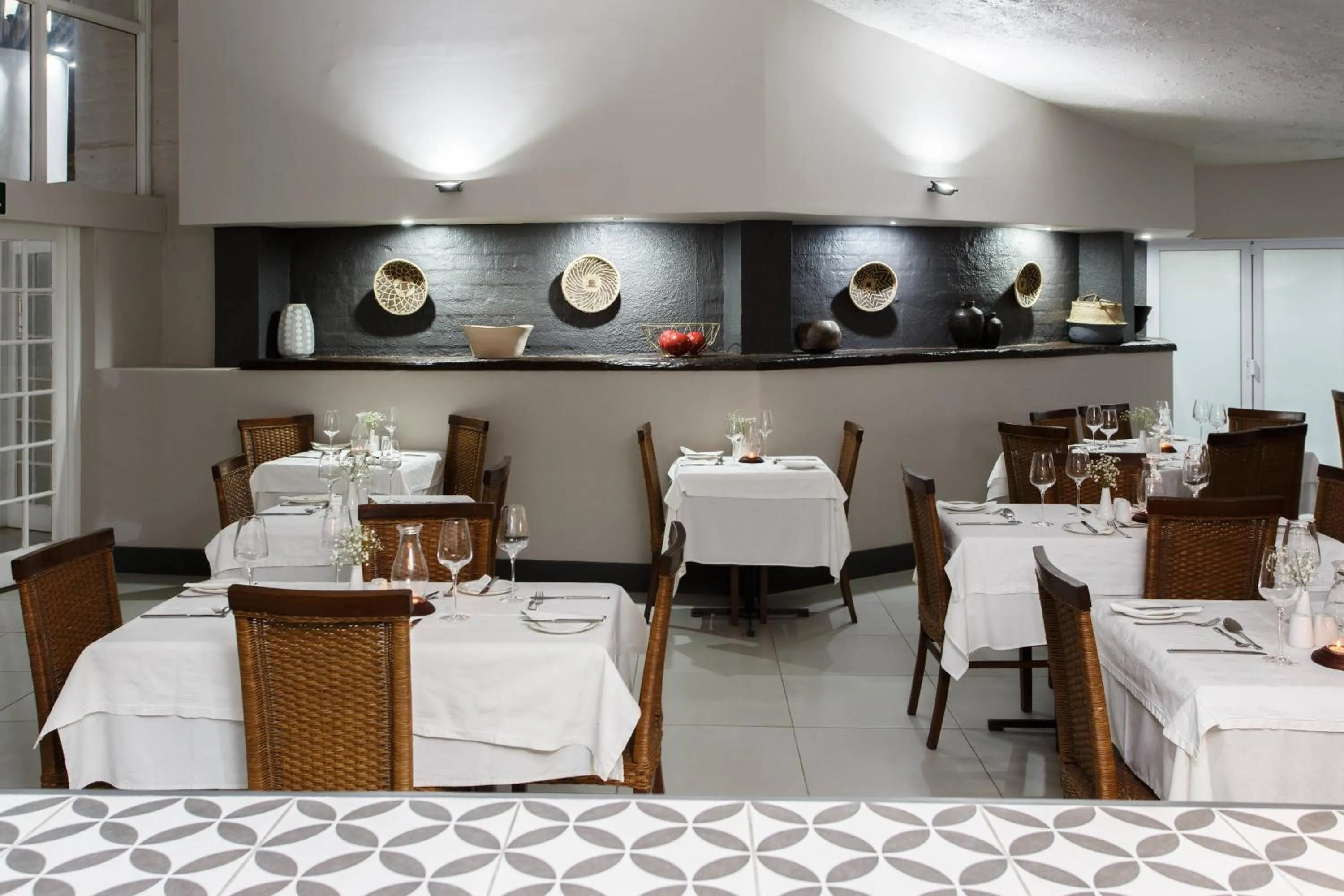 Restaurant/places to eat in Protea Hotel by Marriott Oudtshoorn Riempie Estate