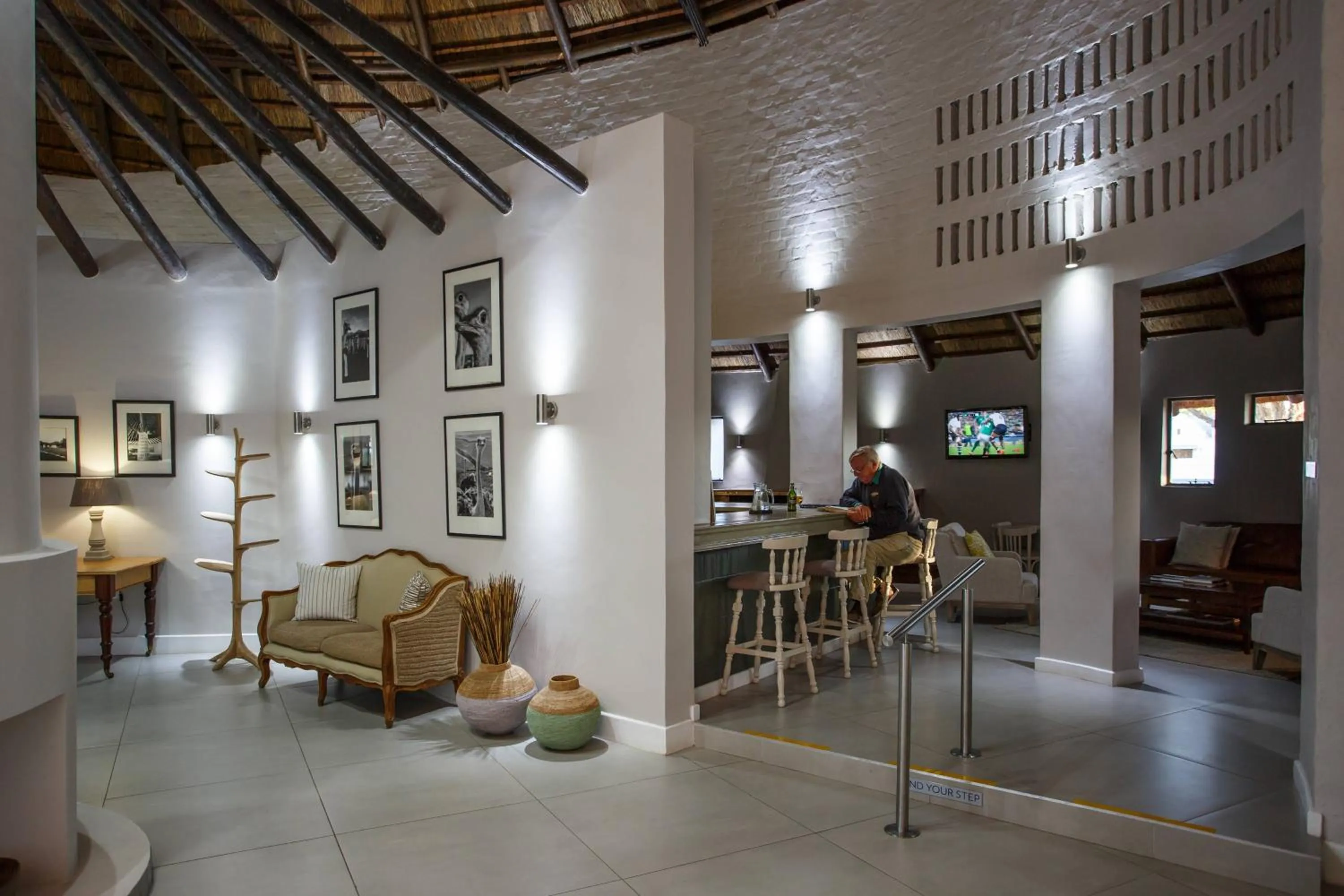 Lobby or reception in Protea Hotel by Marriott Oudtshoorn Riempie Estate