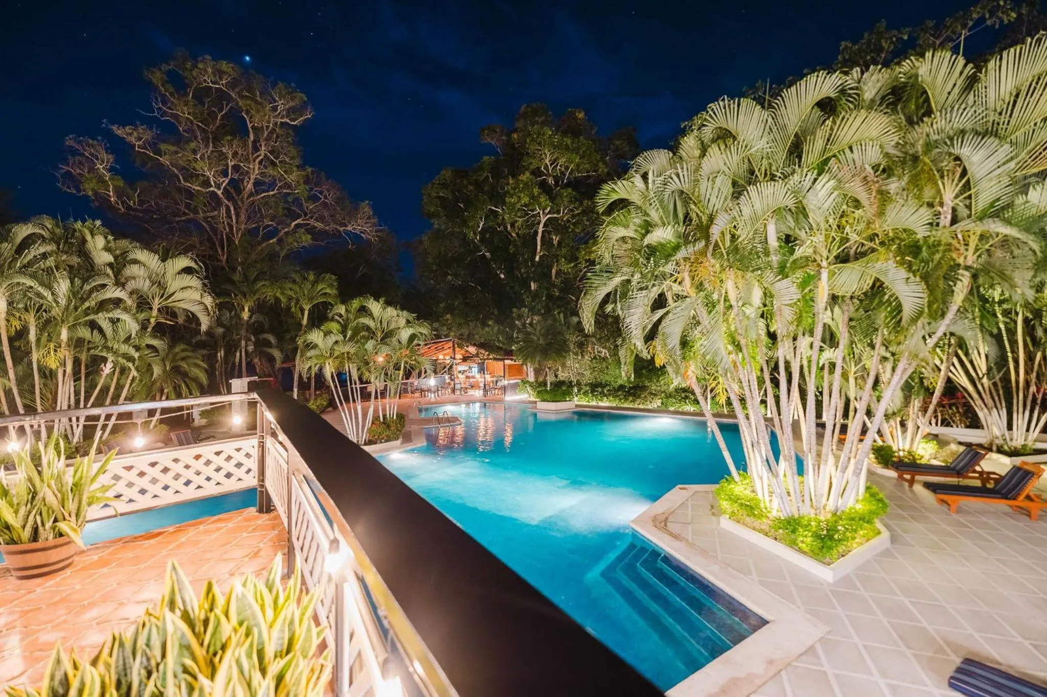 Swimming pool in Papagayo Golden Palms Beachfront Hotel