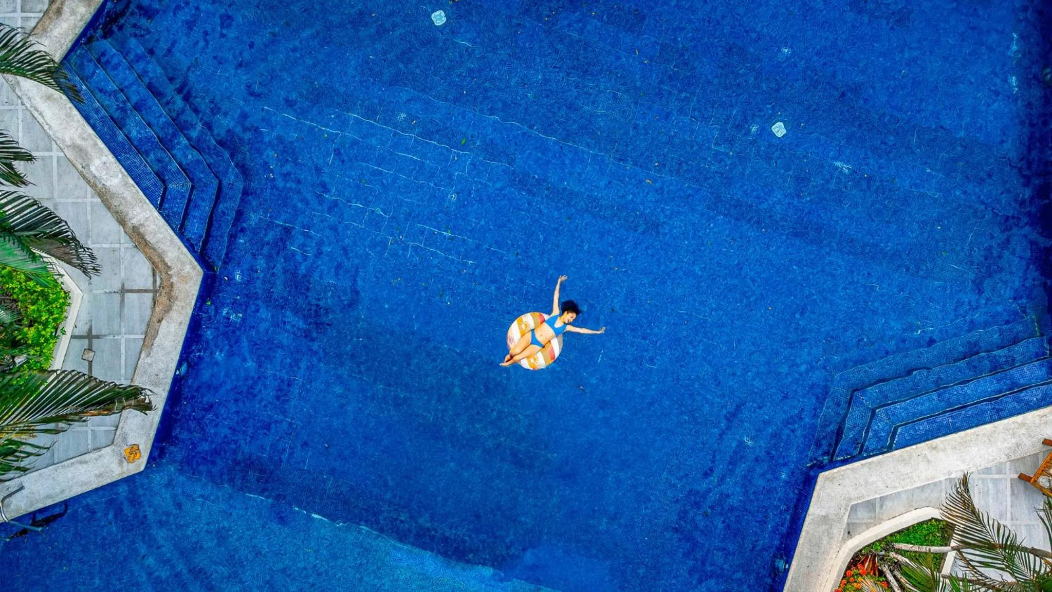 Swimming pool in Papagayo Golden Palms Beachfront Hotel