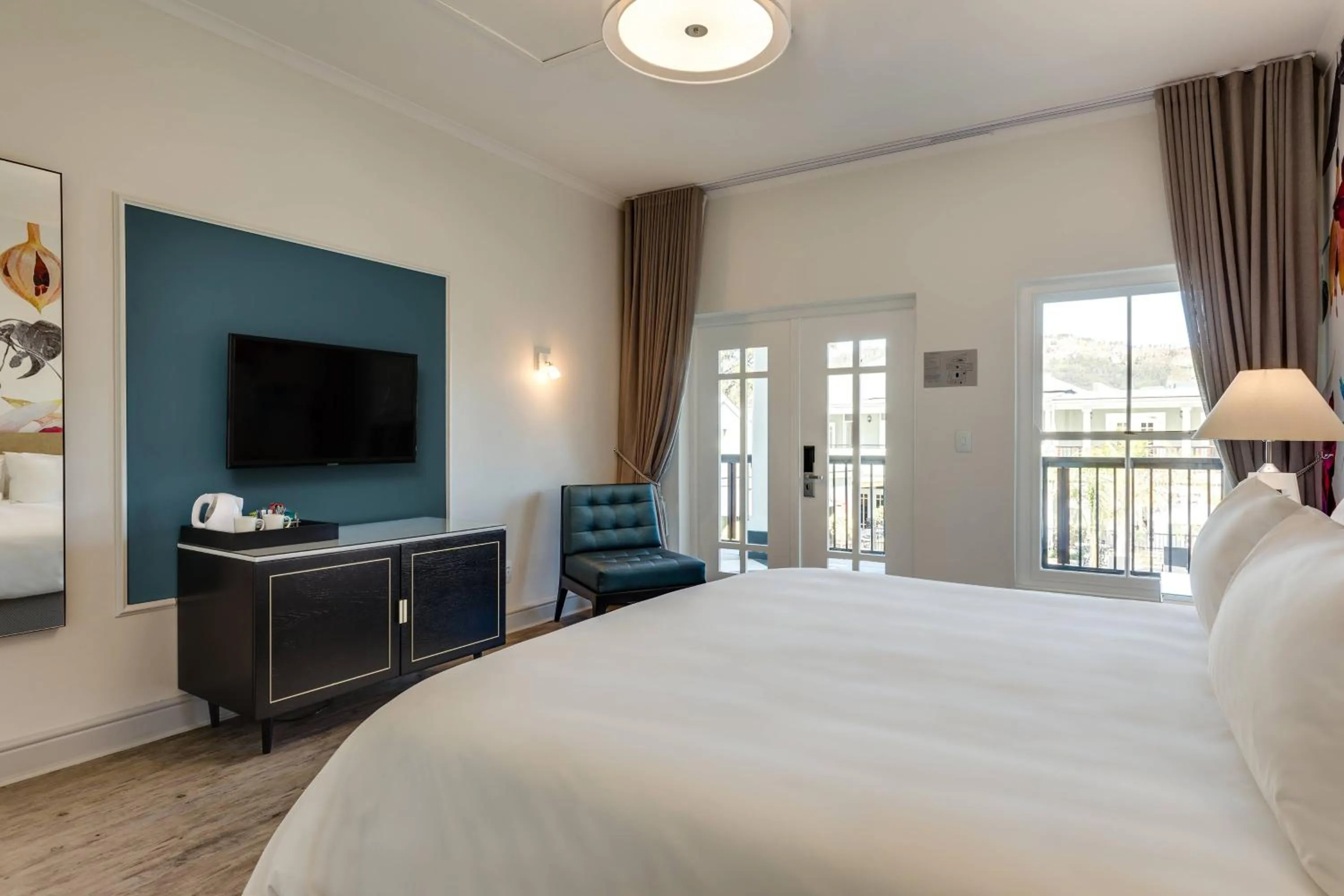 Photo of the whole room, Bed in Protea Hotel by Marriott Franschhoek