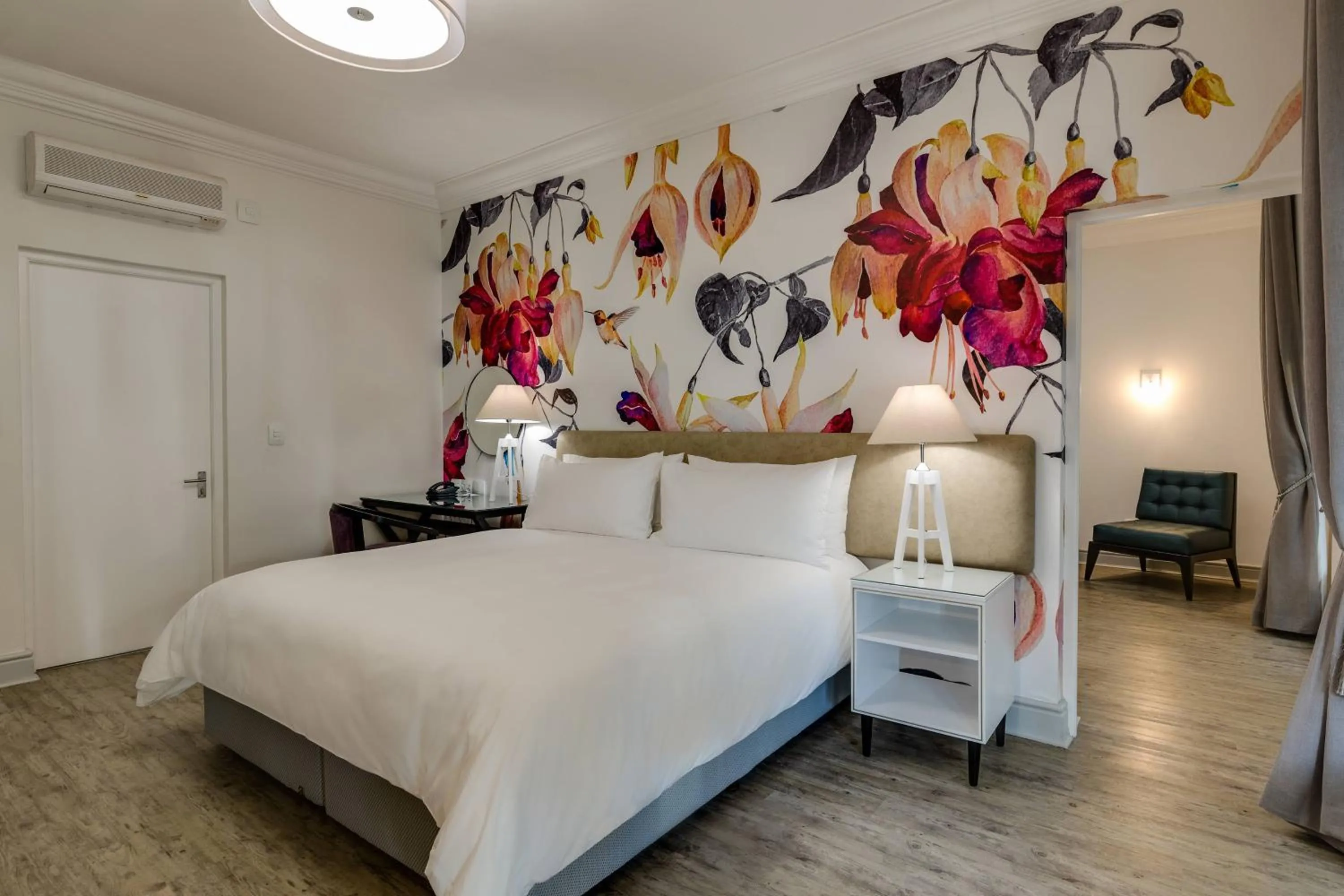 Photo of the whole room, Bed in Protea Hotel by Marriott Franschhoek