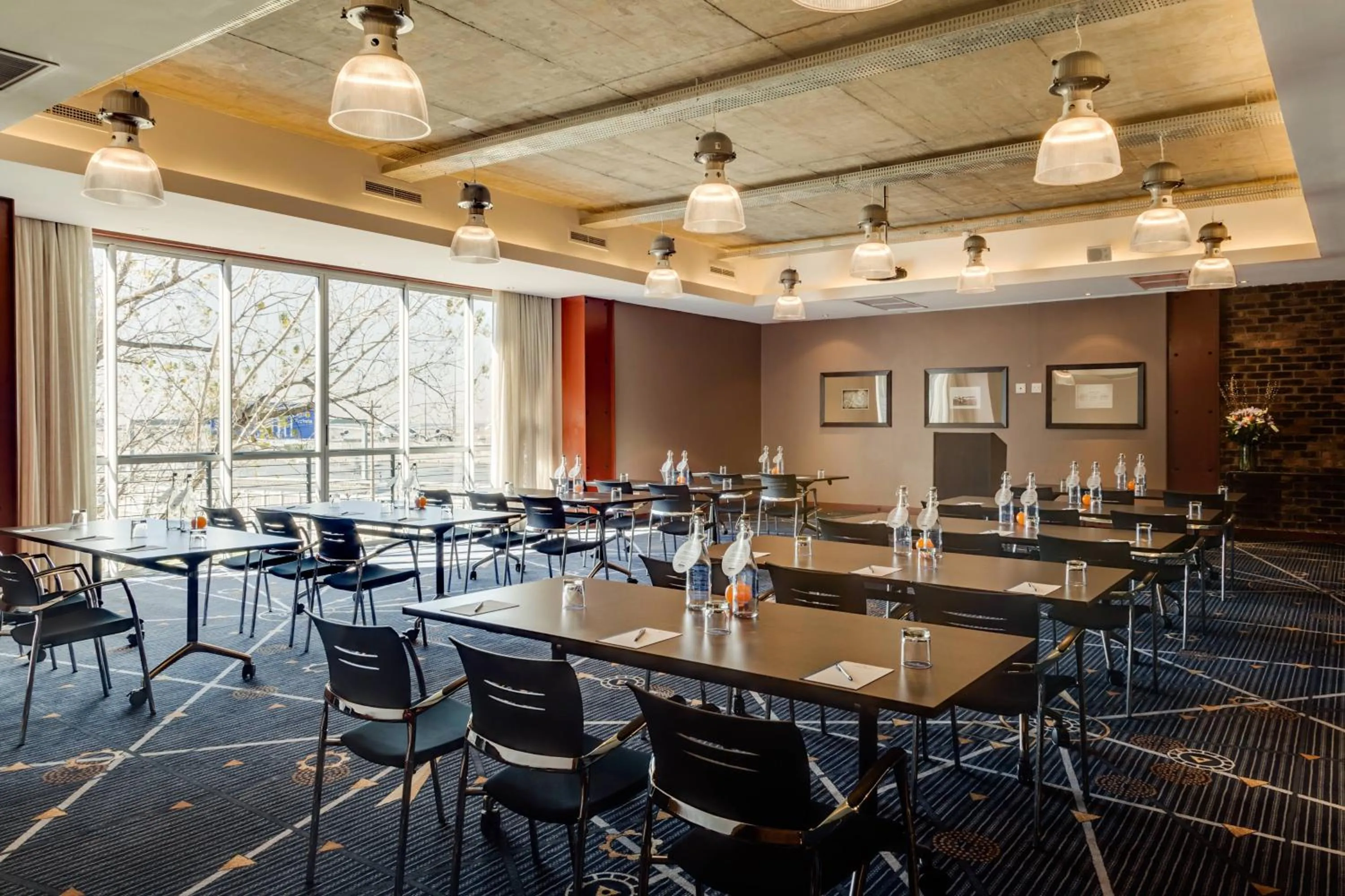 Meeting/conference room in Protea Hotel by Marriott O R Tambo Airport
