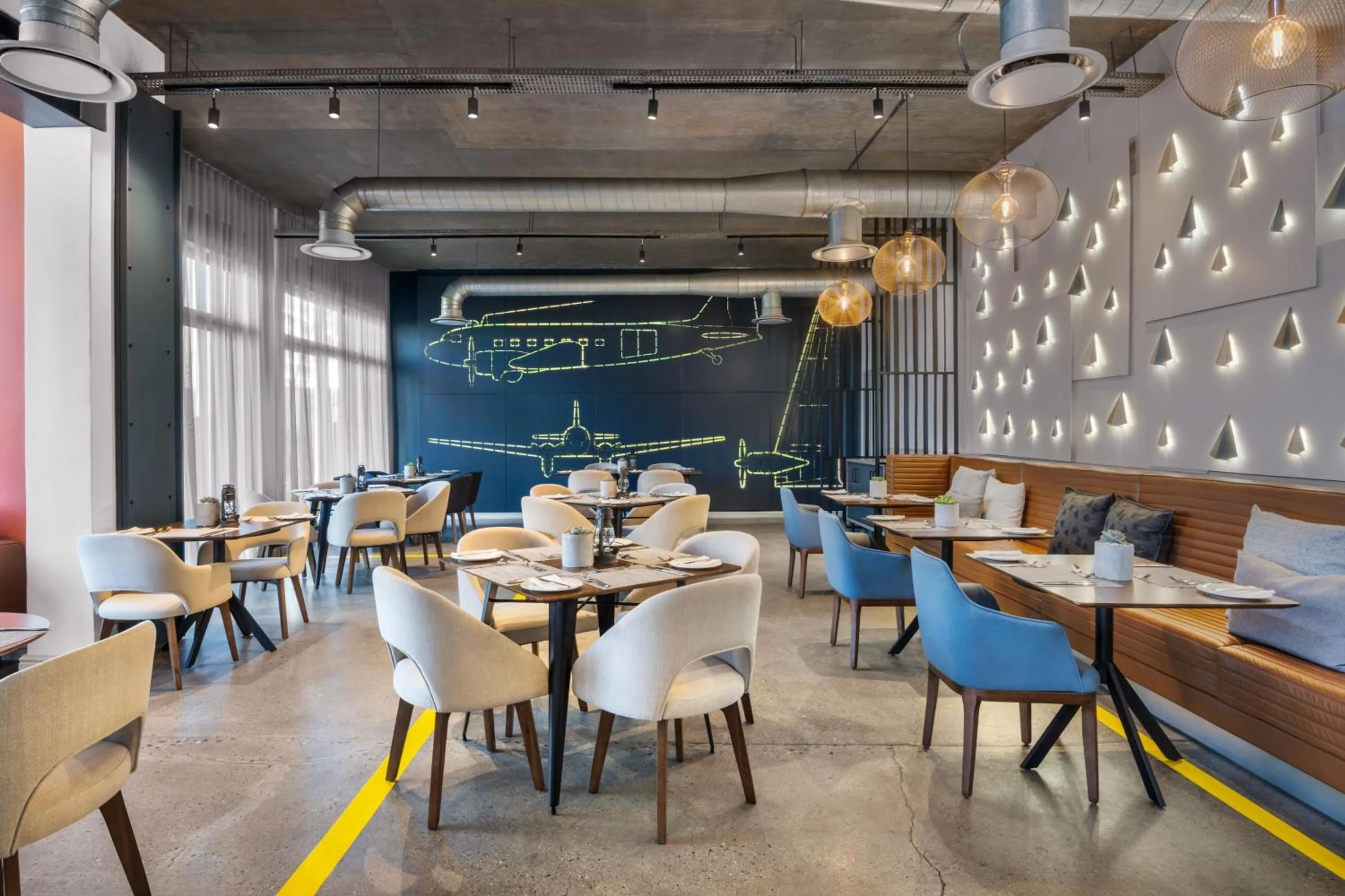 Restaurant/places to eat in Protea Hotel by Marriott O R Tambo Airport