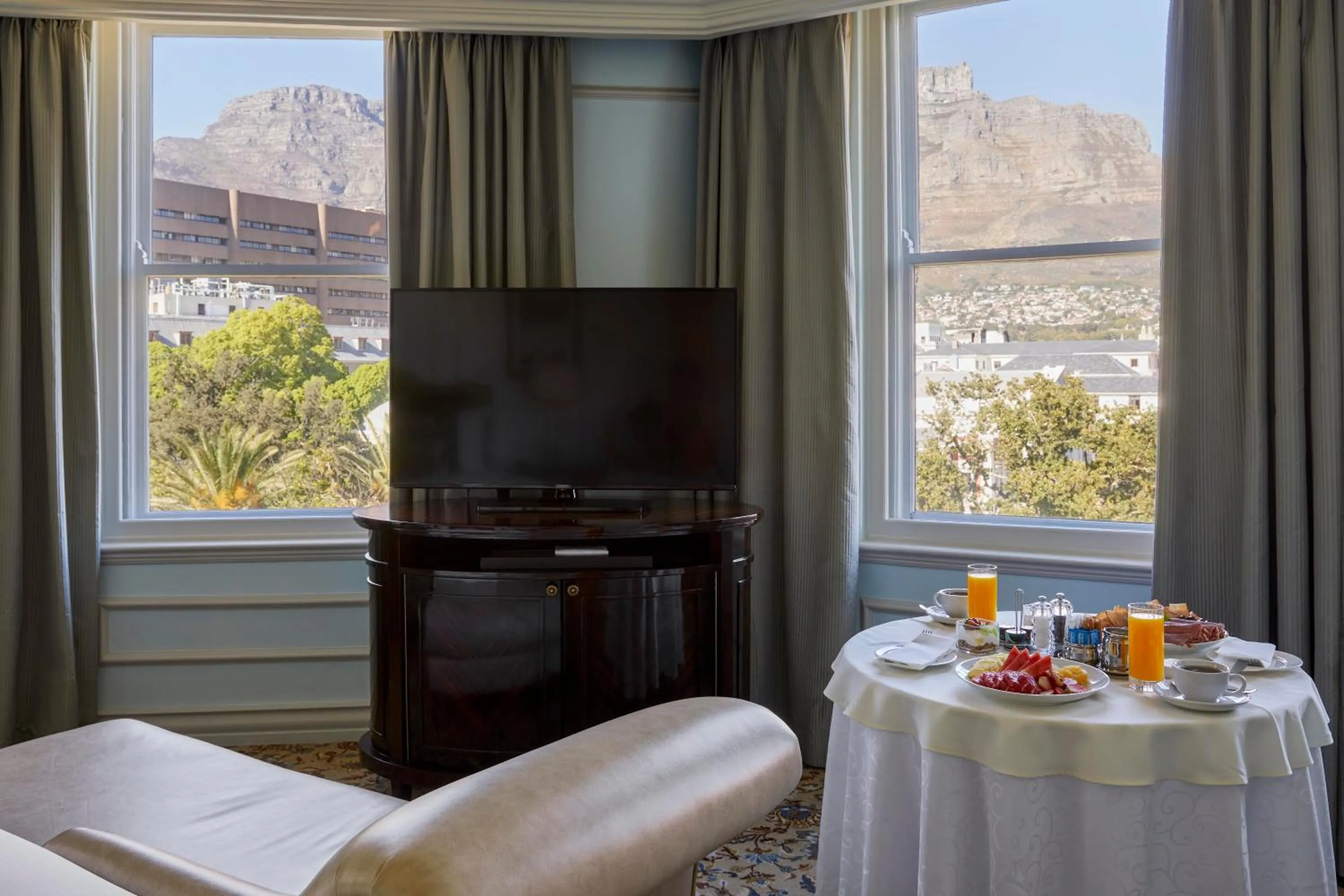 Breakfast in Taj Cape Town