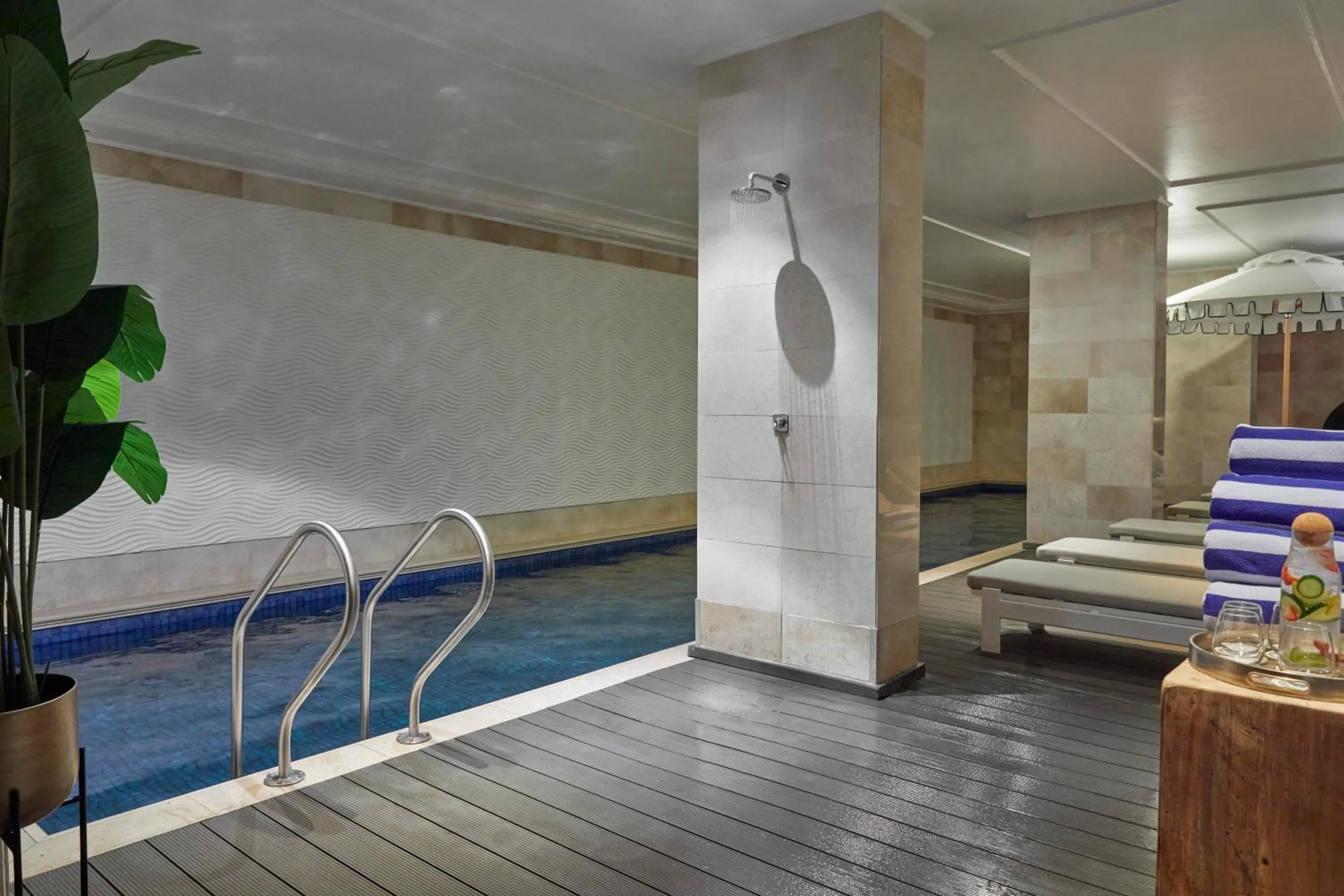 Pool view in Taj Cape Town