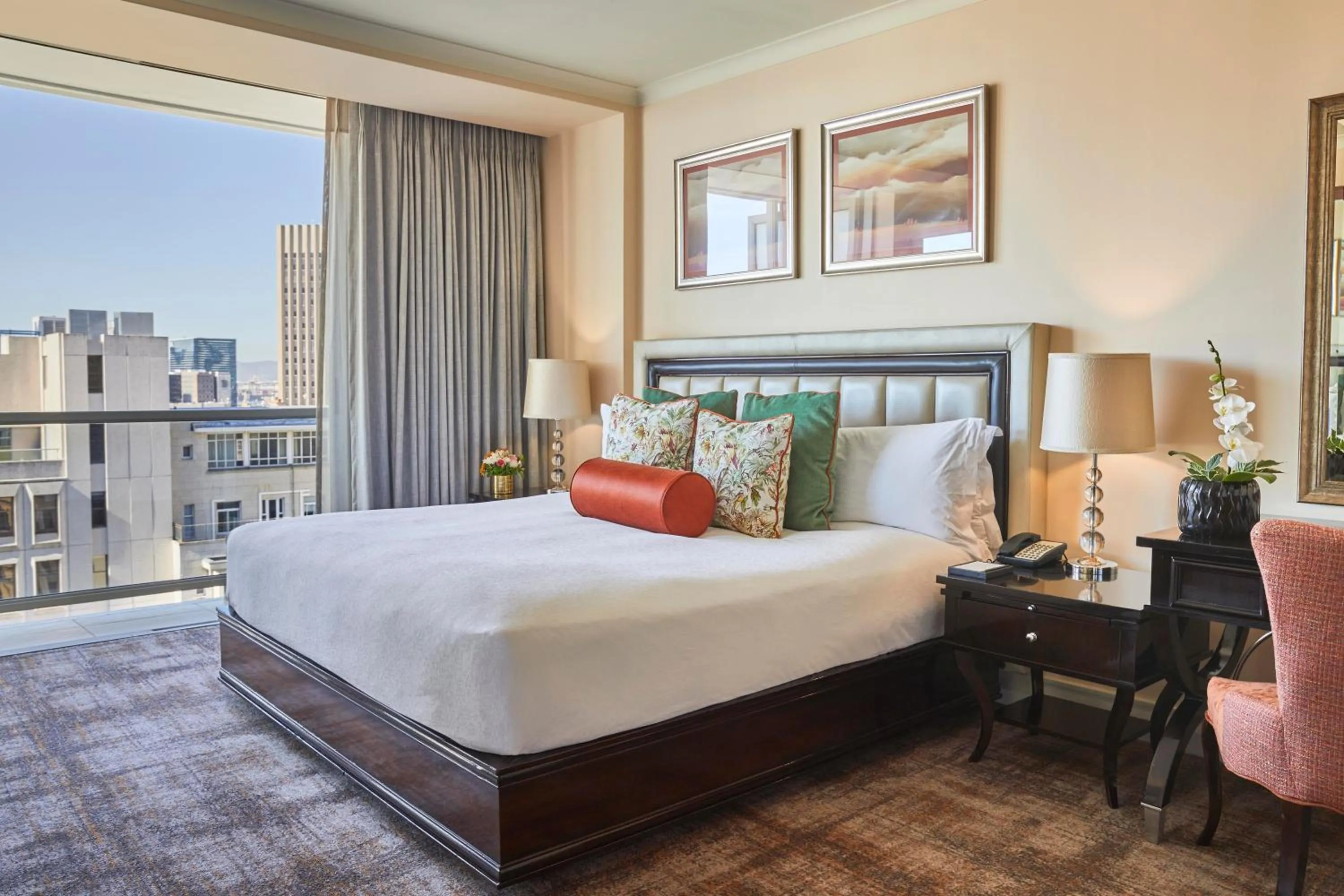 City view, Bed in Taj Cape Town