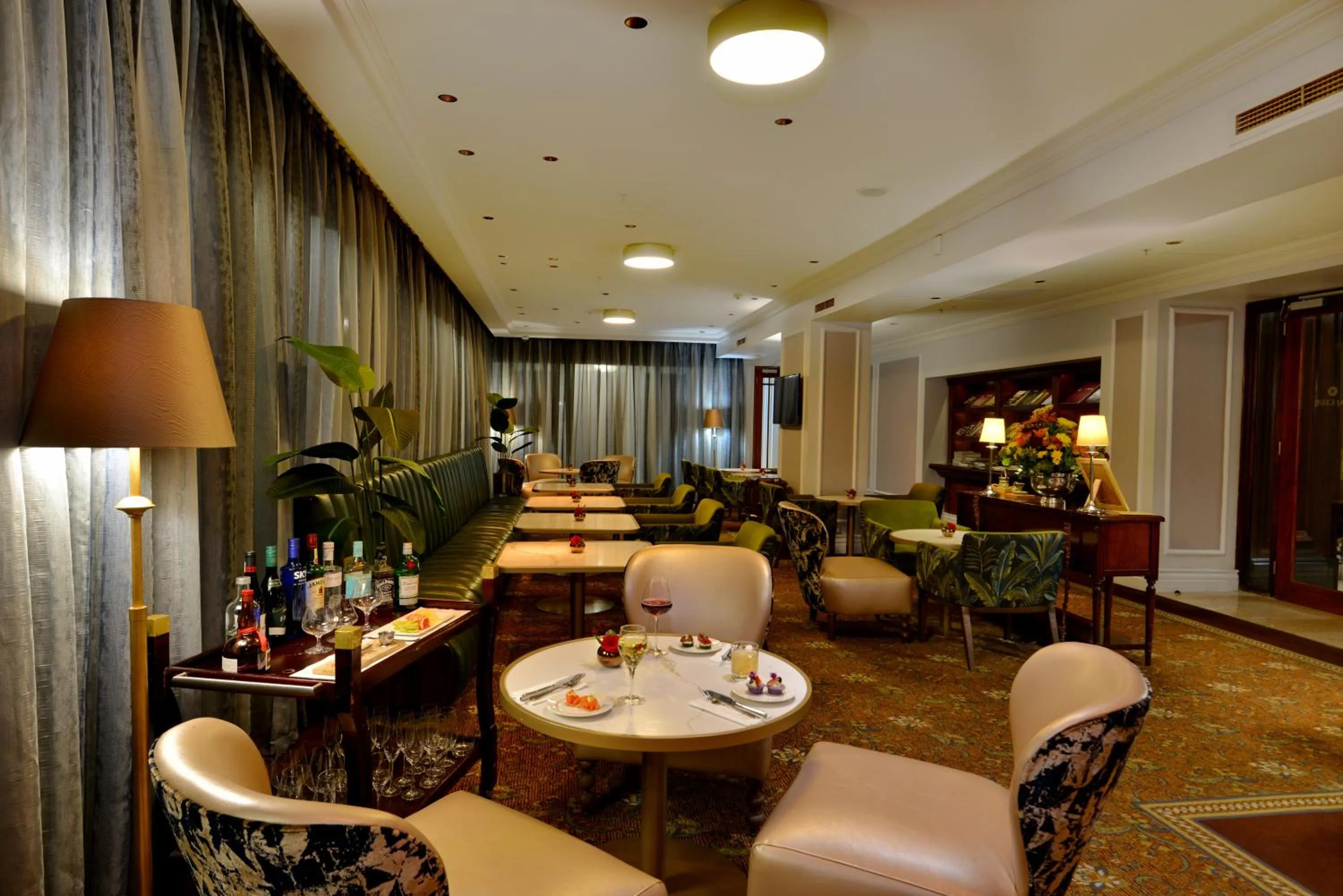Lounge or bar in Taj Cape Town