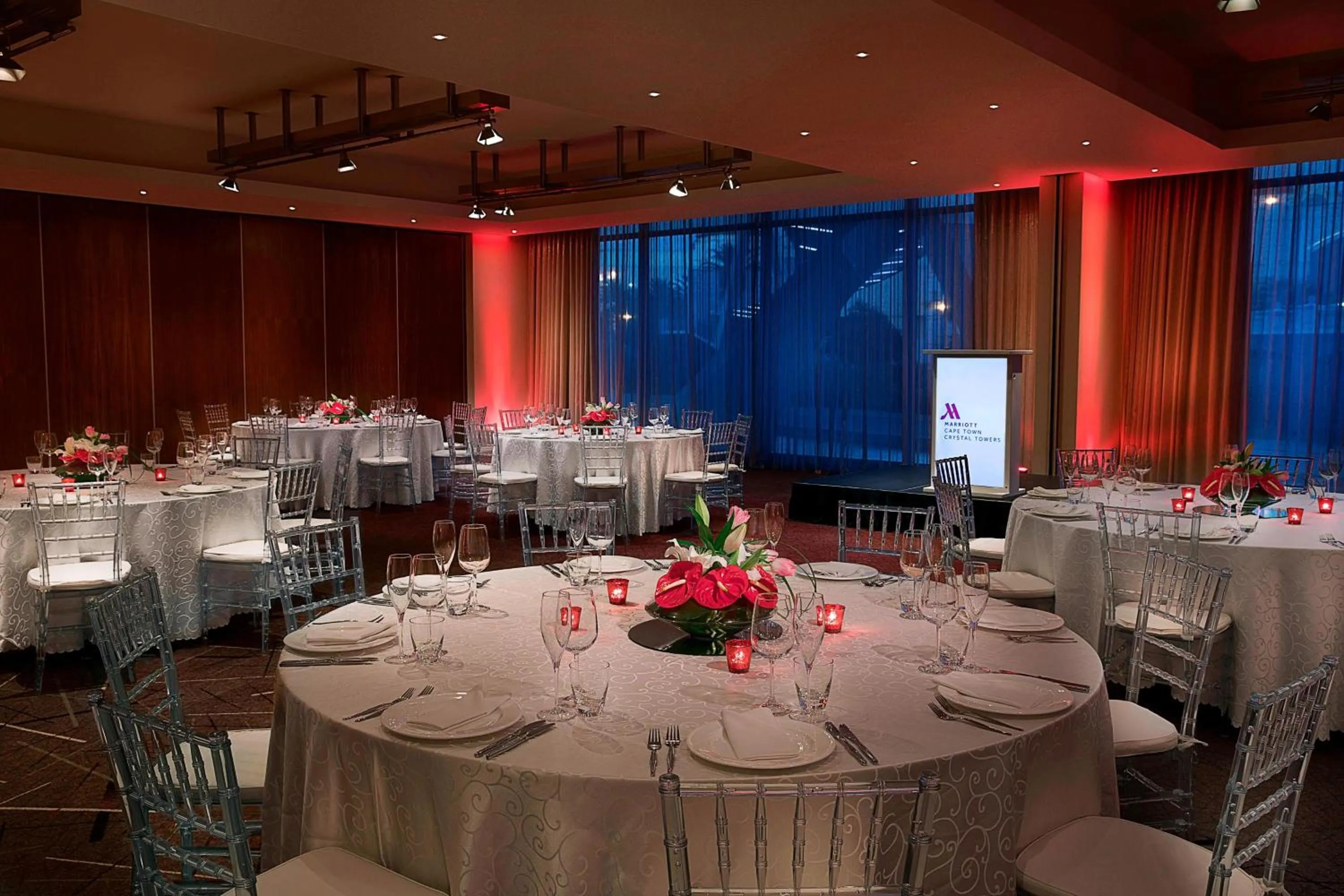 Meeting/conference room in Cape Town Marriott Hotel Crystal Towers