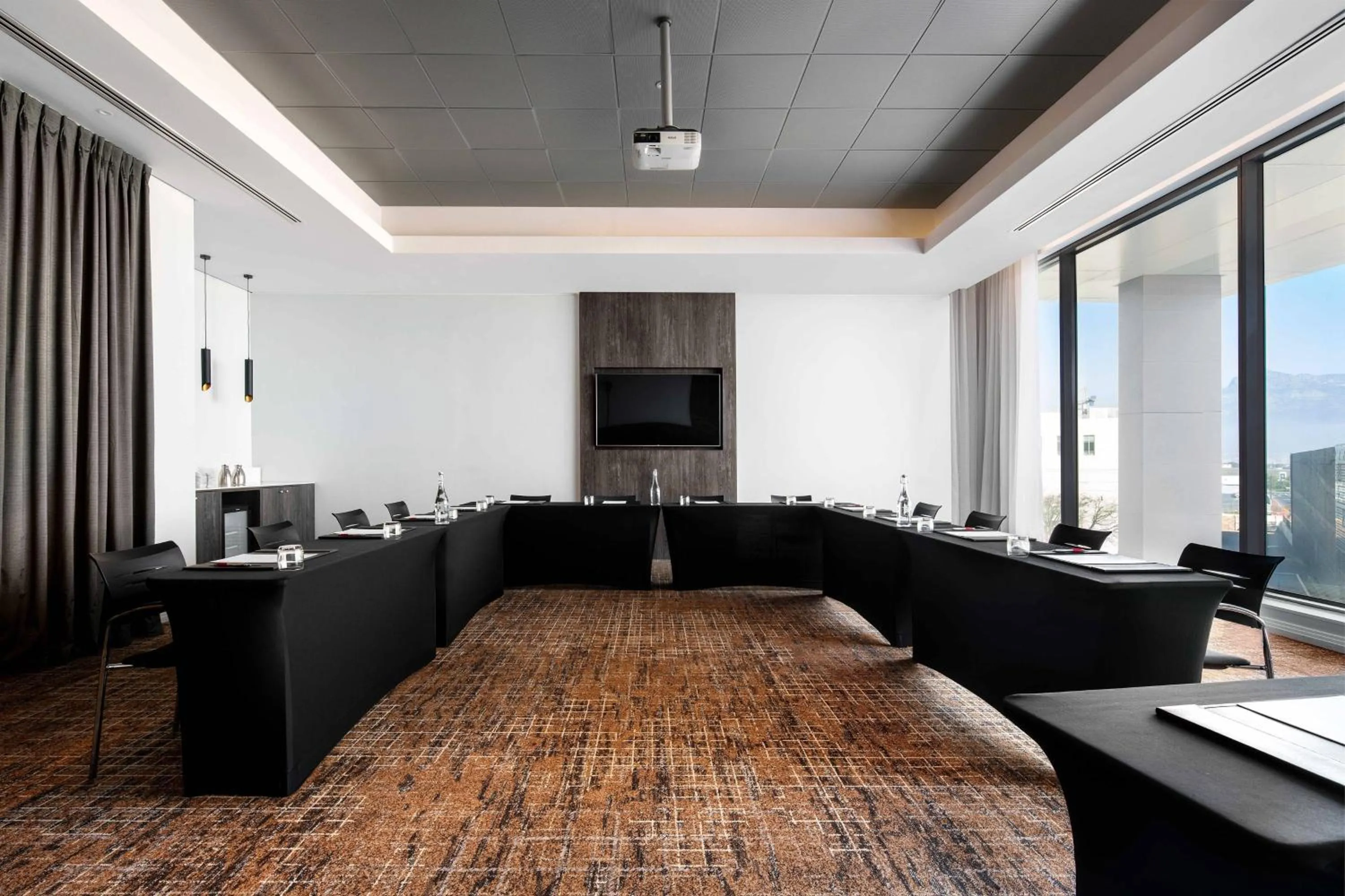 Meeting/conference room in Cape Town Marriott Hotel Crystal Towers