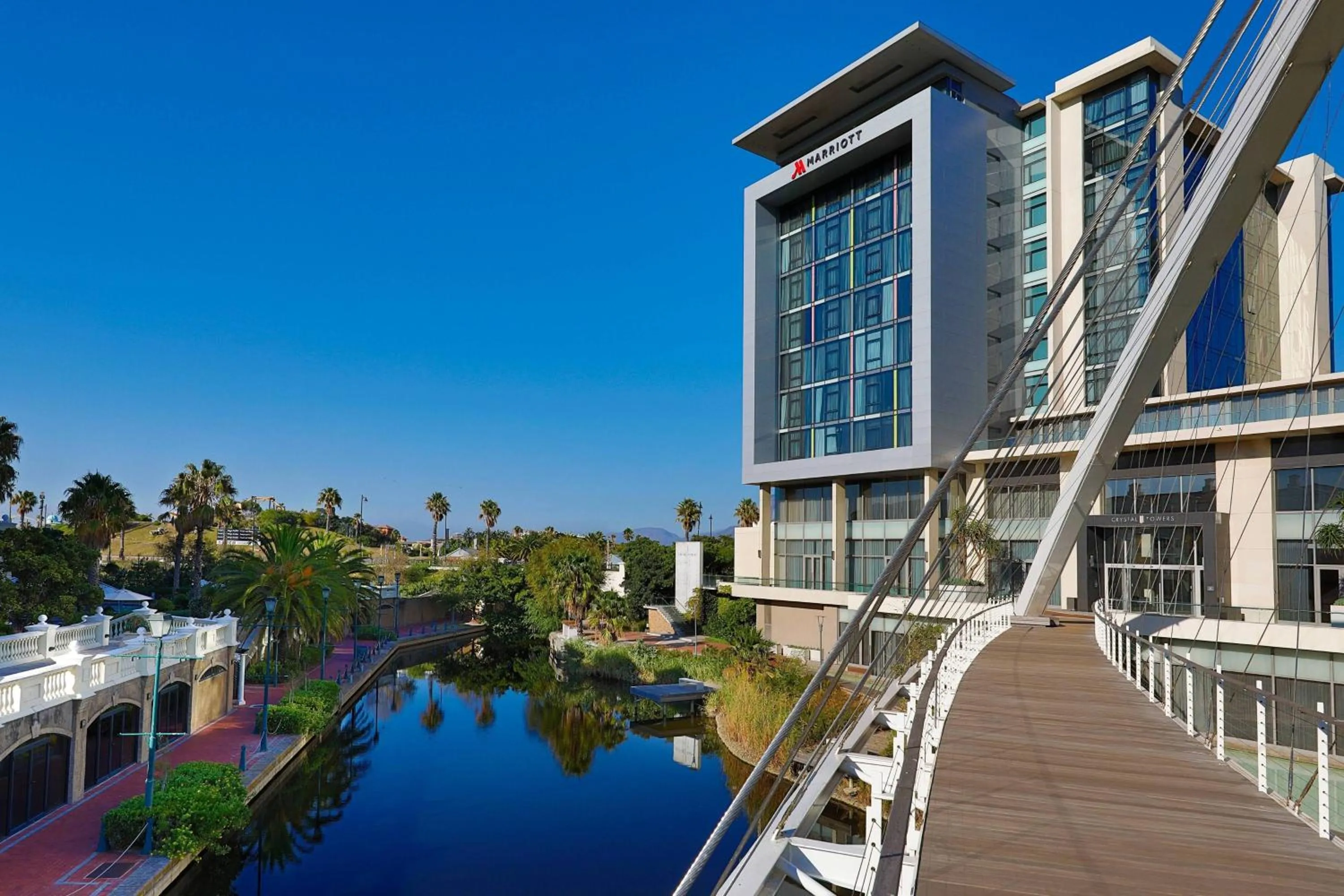 Property building in Cape Town Marriott Hotel Crystal Towers