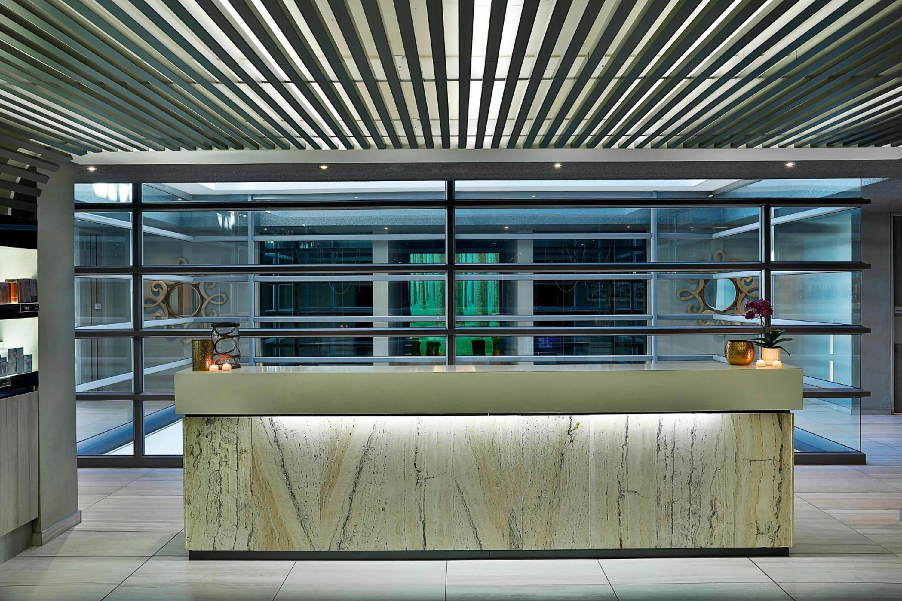 Lobby or reception in Cape Town Marriott Hotel Crystal Towers