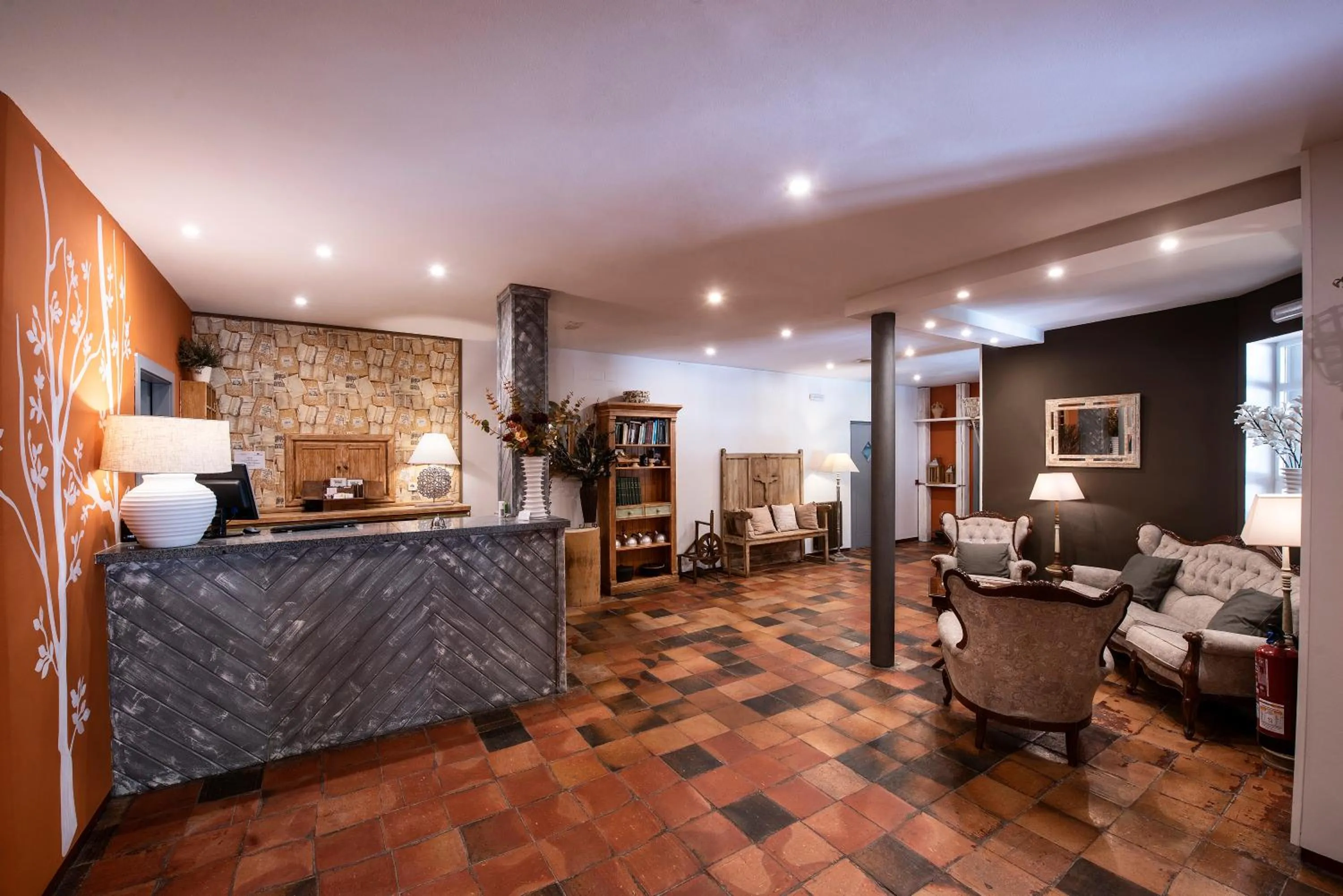 Lobby or reception in Hotel La Posada De Alameda