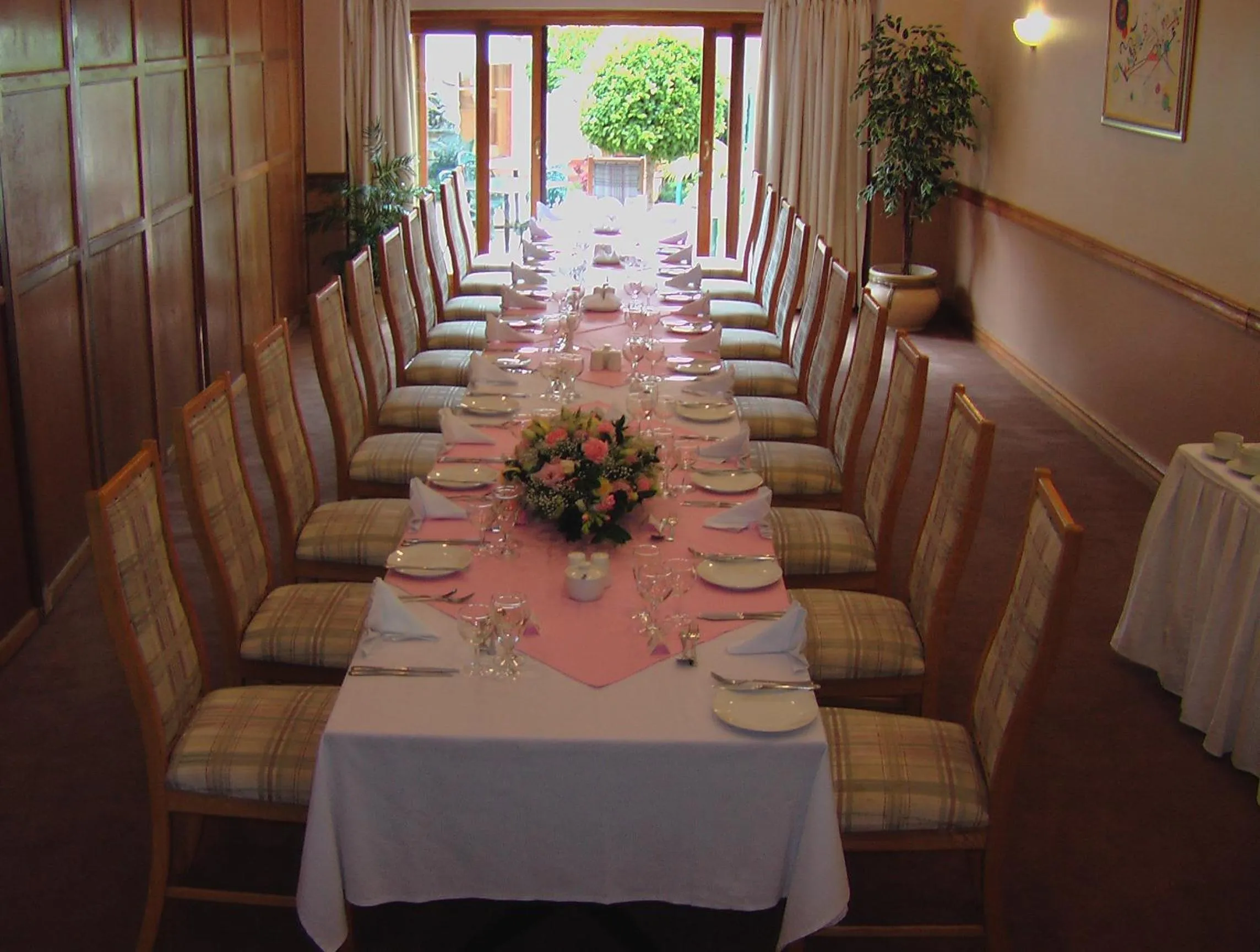 Banquet/Function facilities in The Elegant Lodge Menlo Park