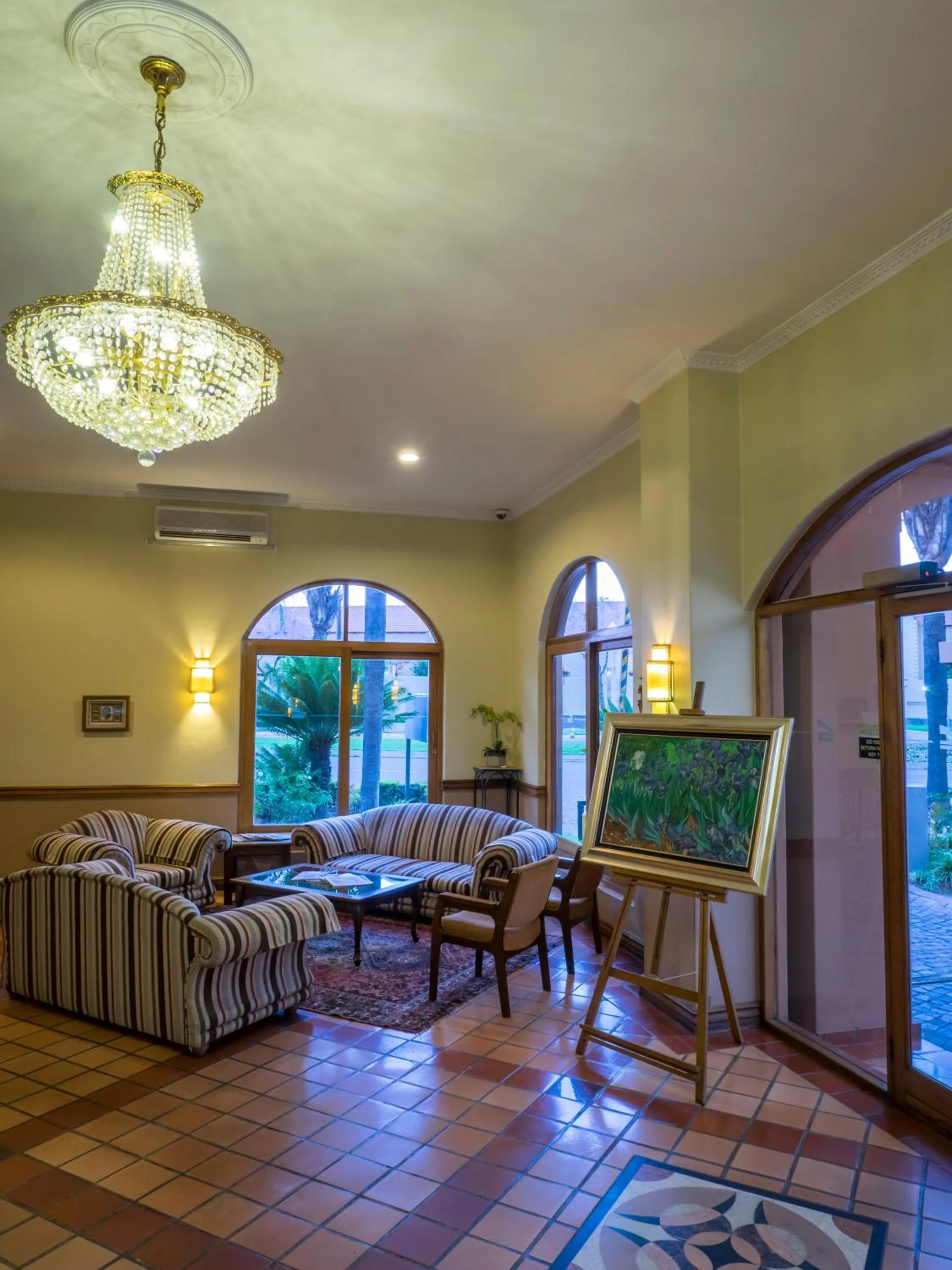 Lobby or reception in The Elegant Lodge Menlo Park