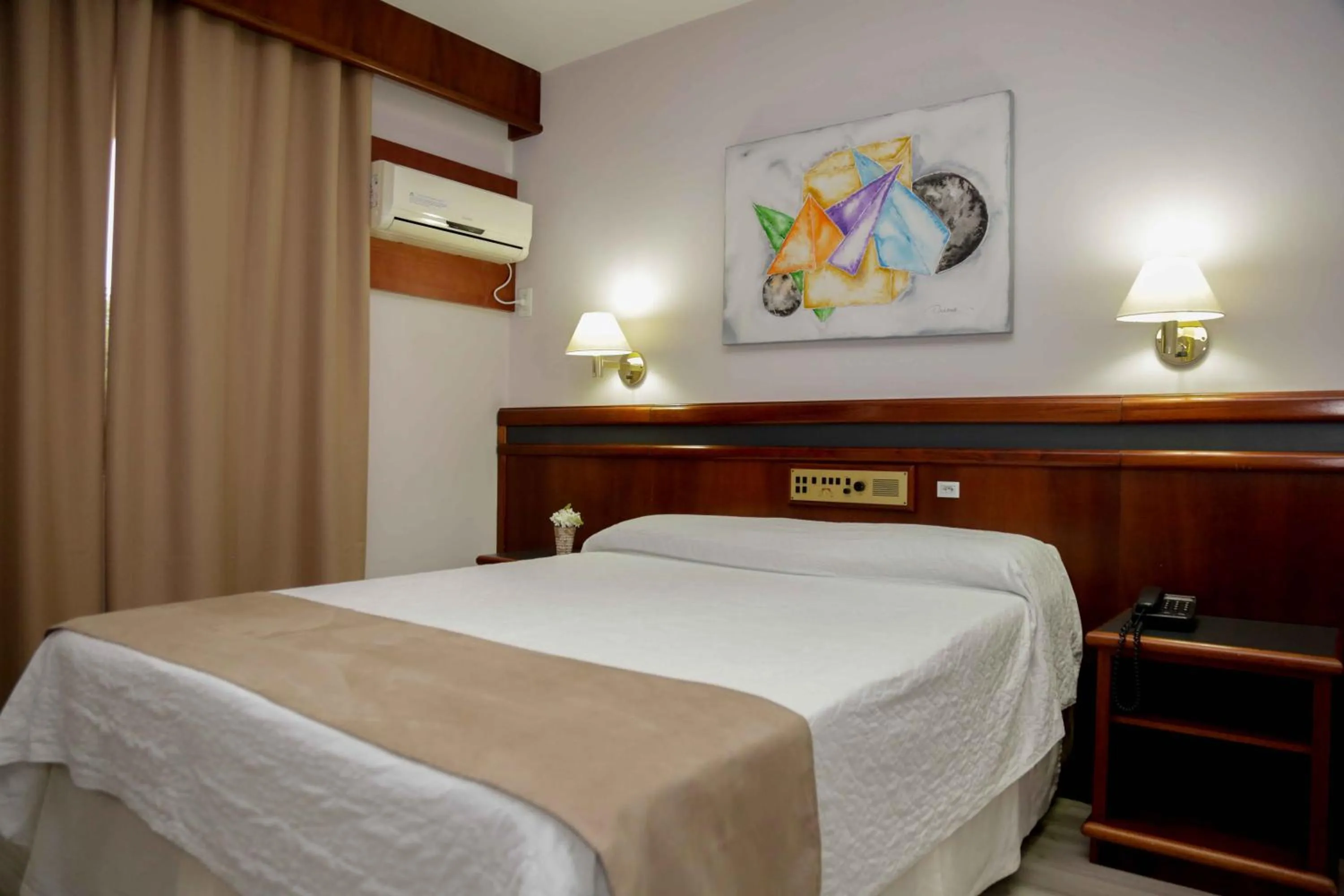 Bedroom, Bed in Susin Hotel