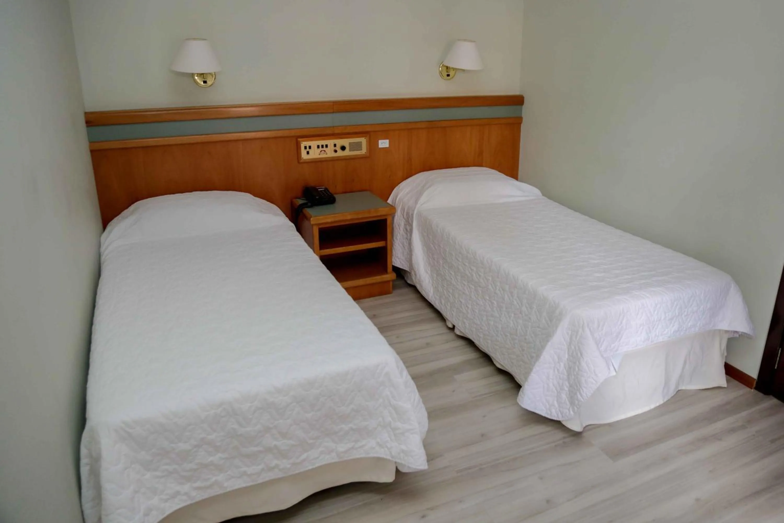 Bedroom, Bed in Susin Hotel