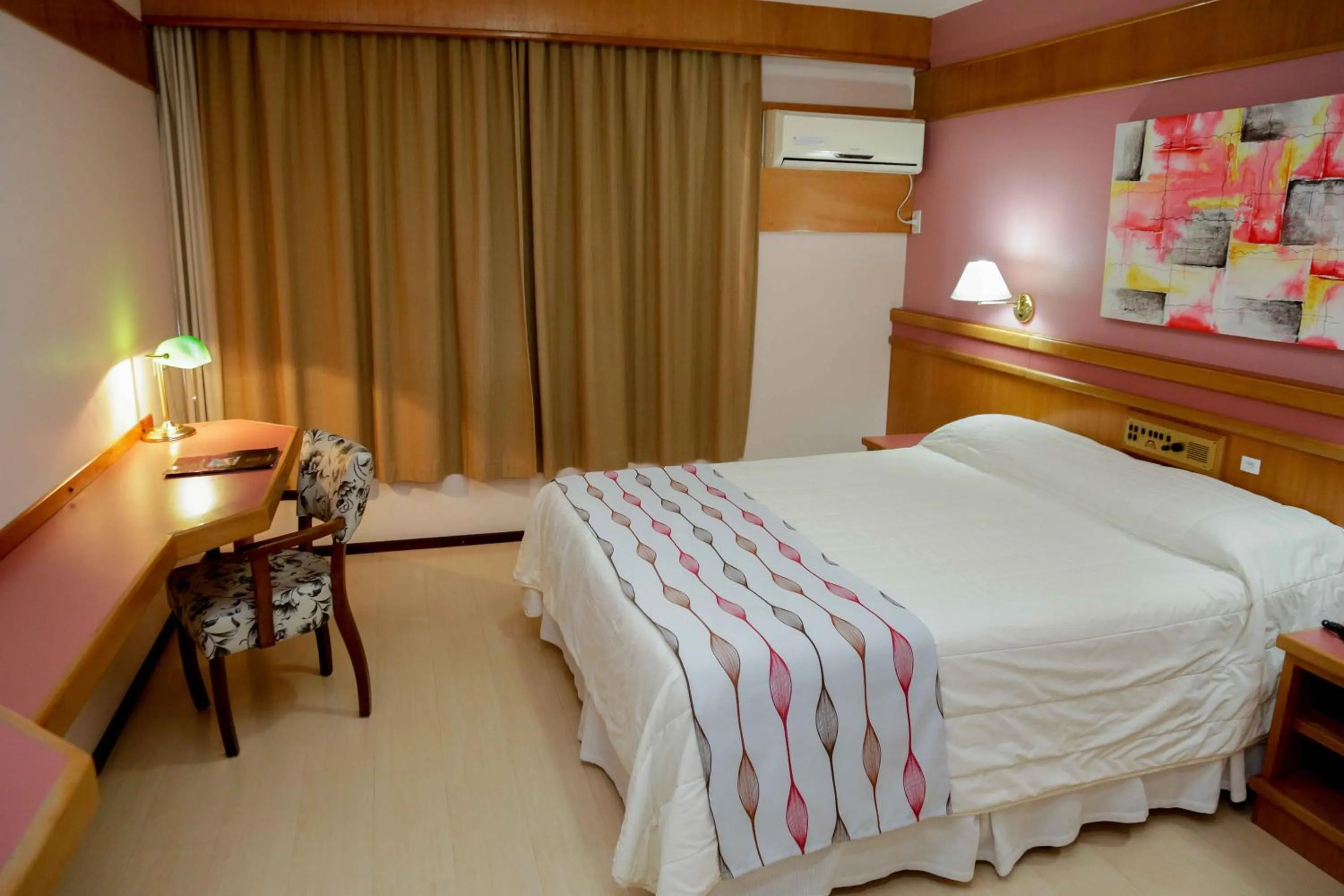 Bedroom, Bed in Susin Hotel