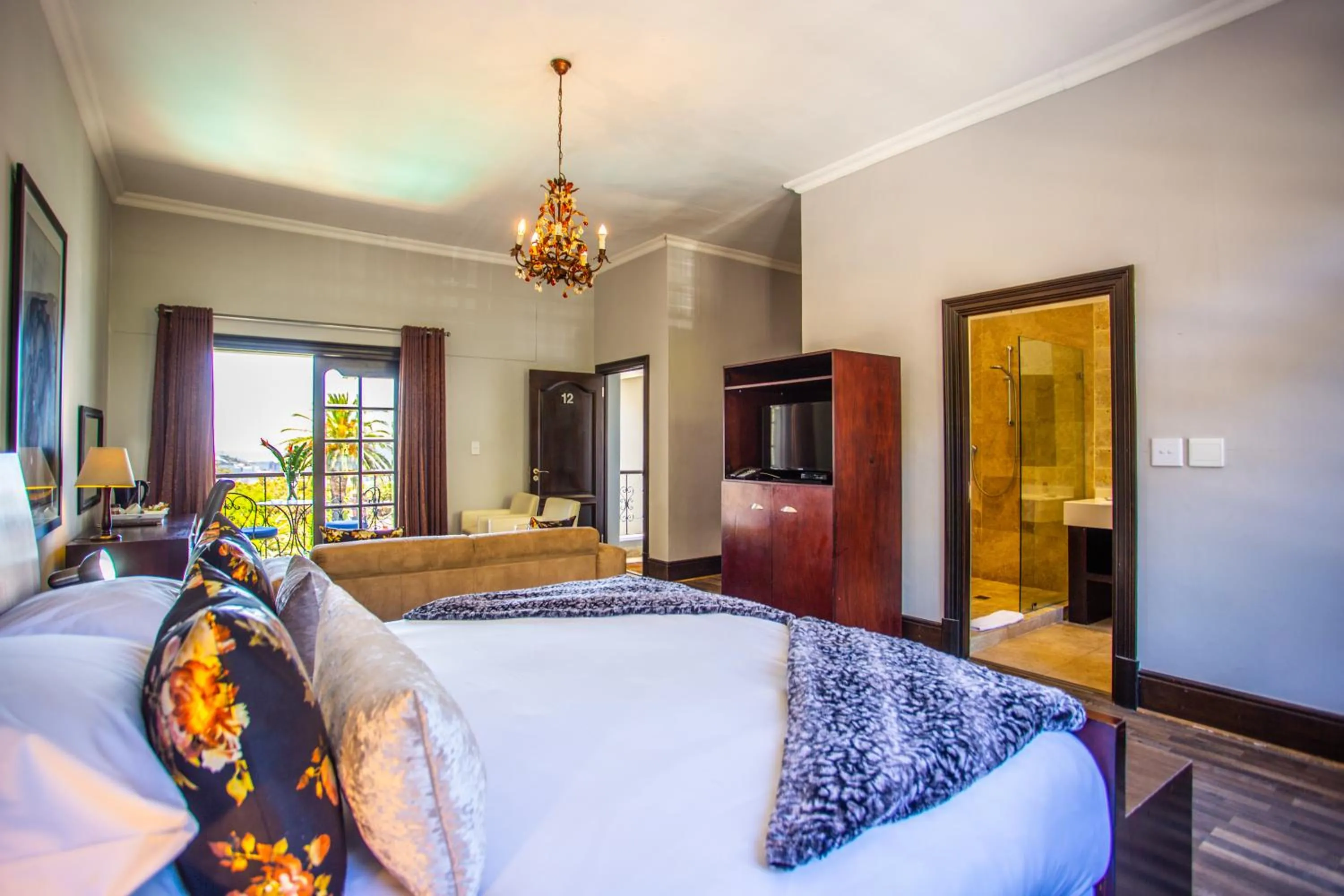 Luxury Double Room - single occupancy in Cape Riviera Guesthouse