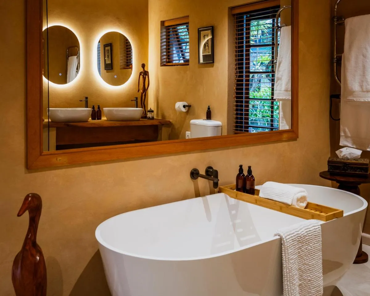 Bathroom in Moontide Riverside Lodge