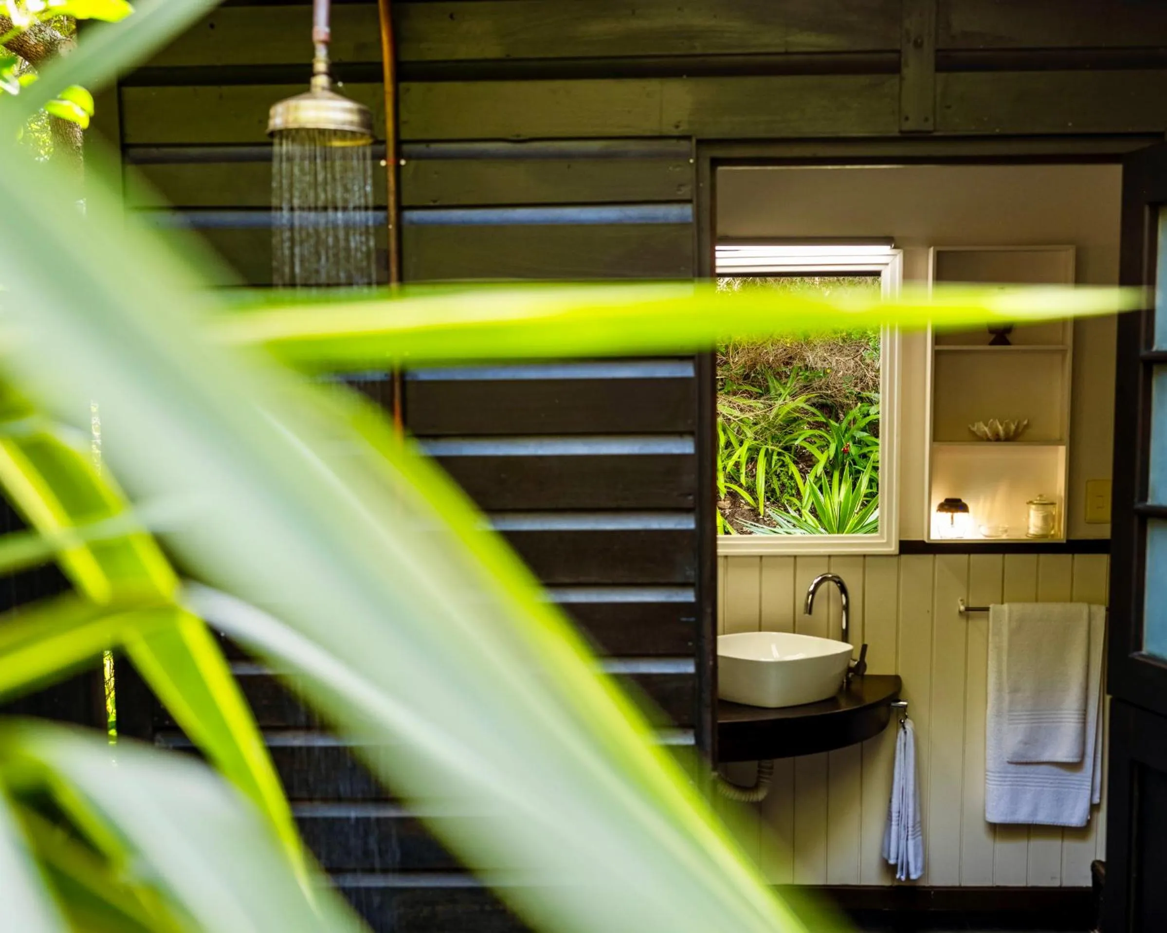 Shower in Moontide Riverside Lodge