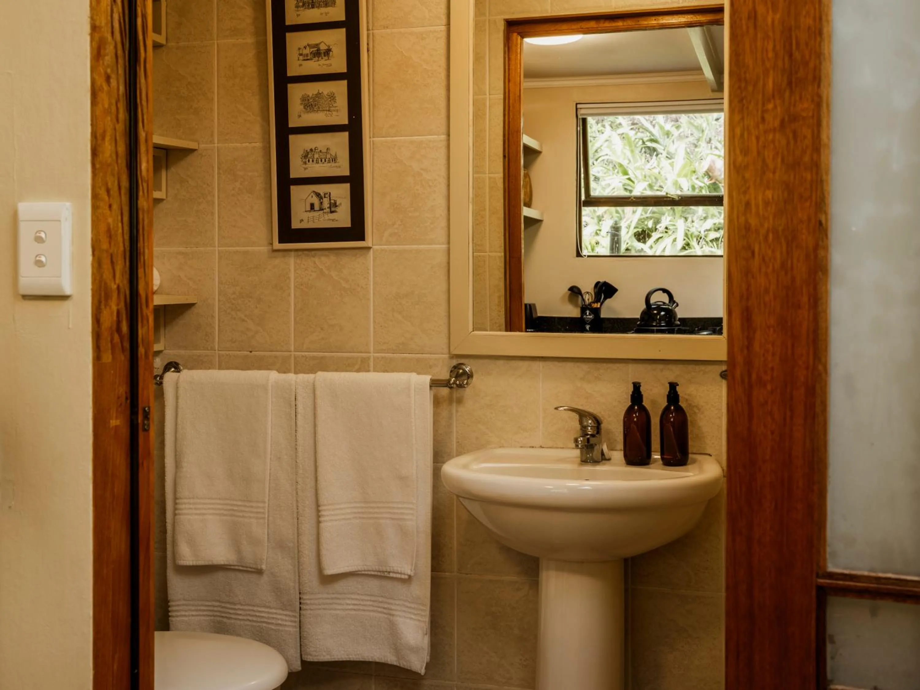 Toilet in Moontide Riverside Lodge