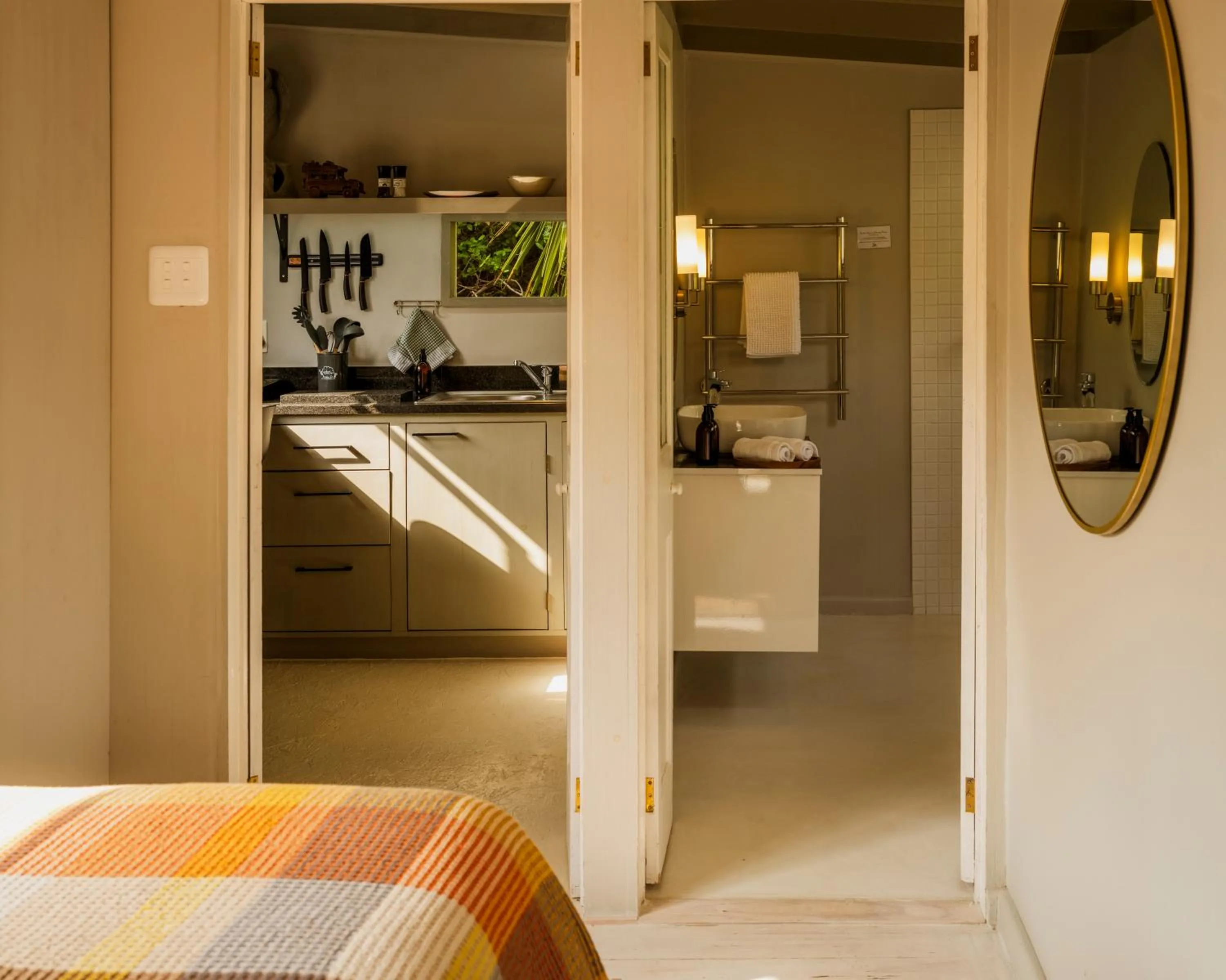 Photo of the whole room, Bed in Moontide Riverside Lodge