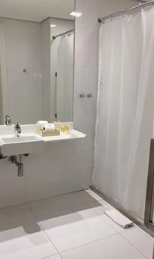 Double Room - Disability Access in Samba Bossa Nova Ipanema Double Room - Disability Access in Samba Bossa Nova Ipanema