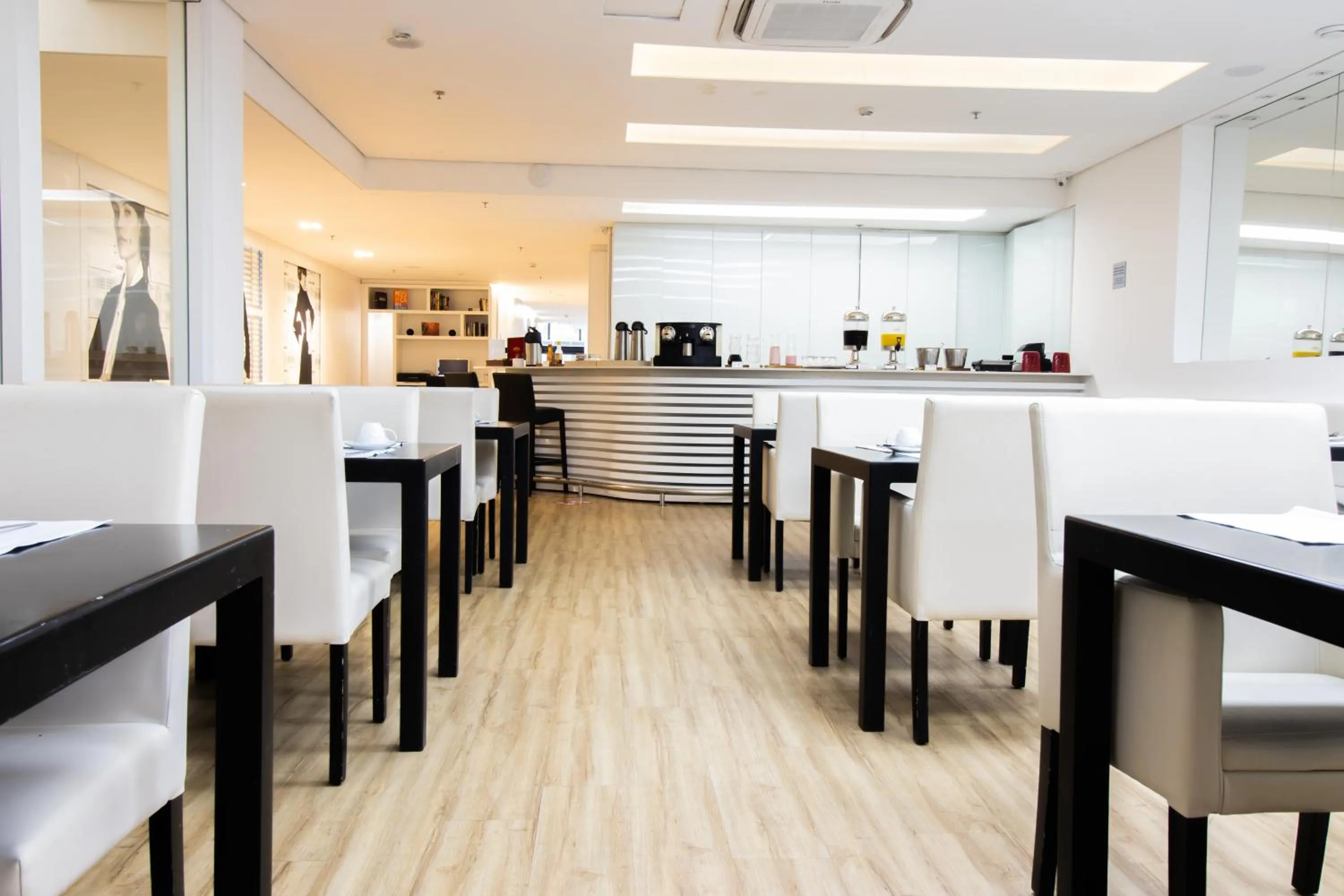 Restaurant/places to eat in Samba Bossa Nova Ipanema