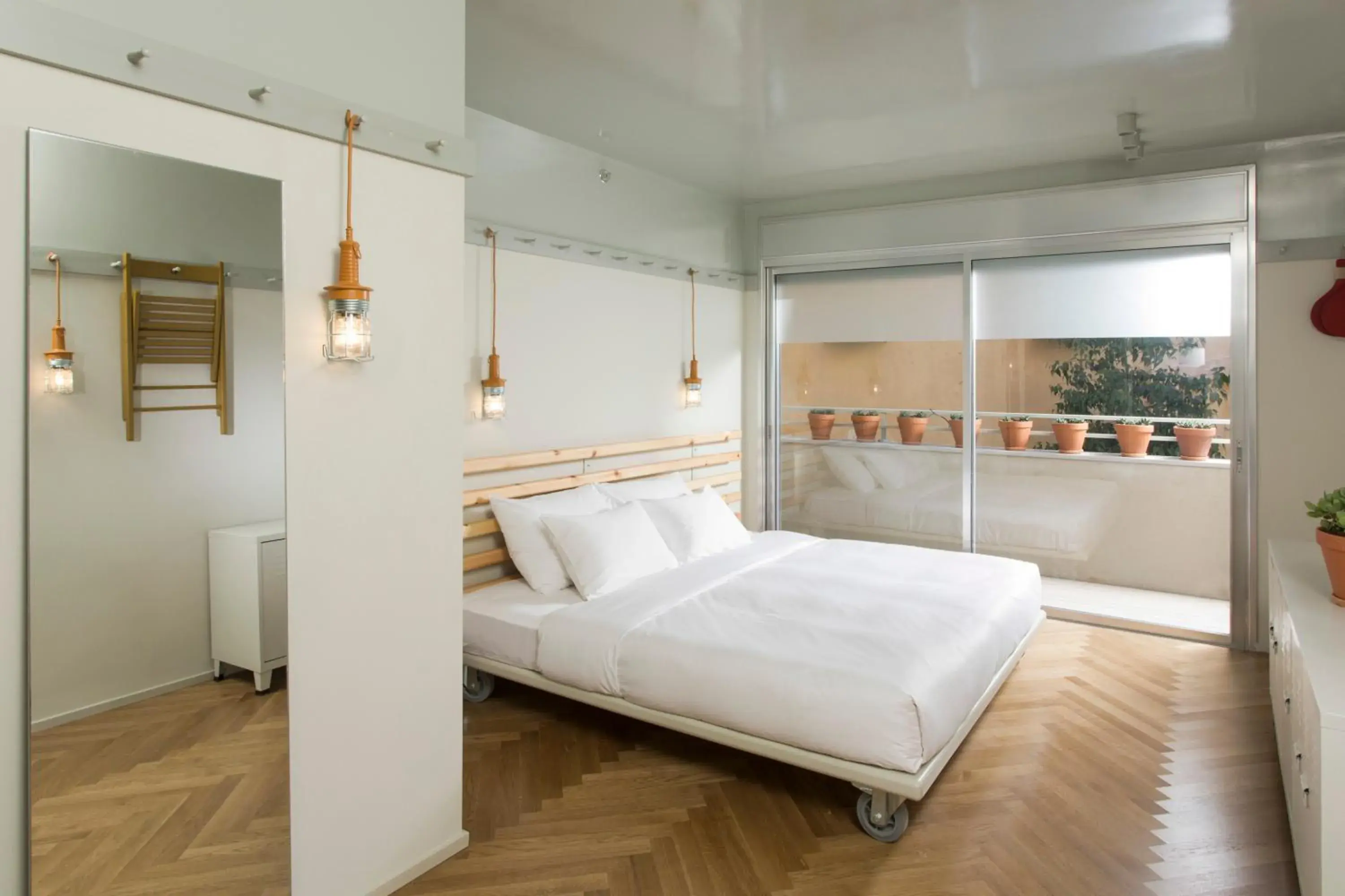 Double Room with Balcony in Florentin House - By HOMY Double Room with Balcony in Florentin House - By HOMY