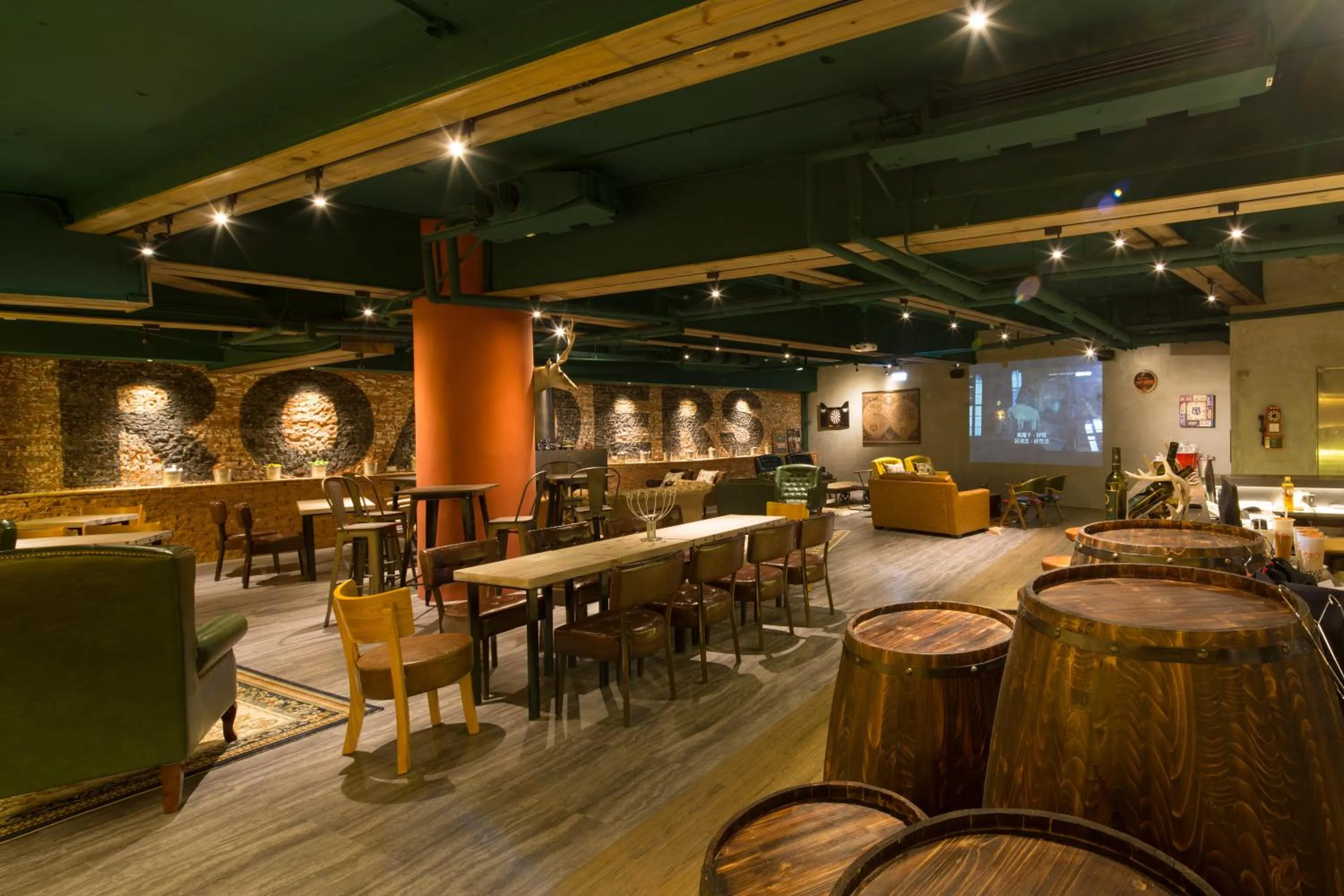 Lobby or reception in Roaders Hotel Zhonghua