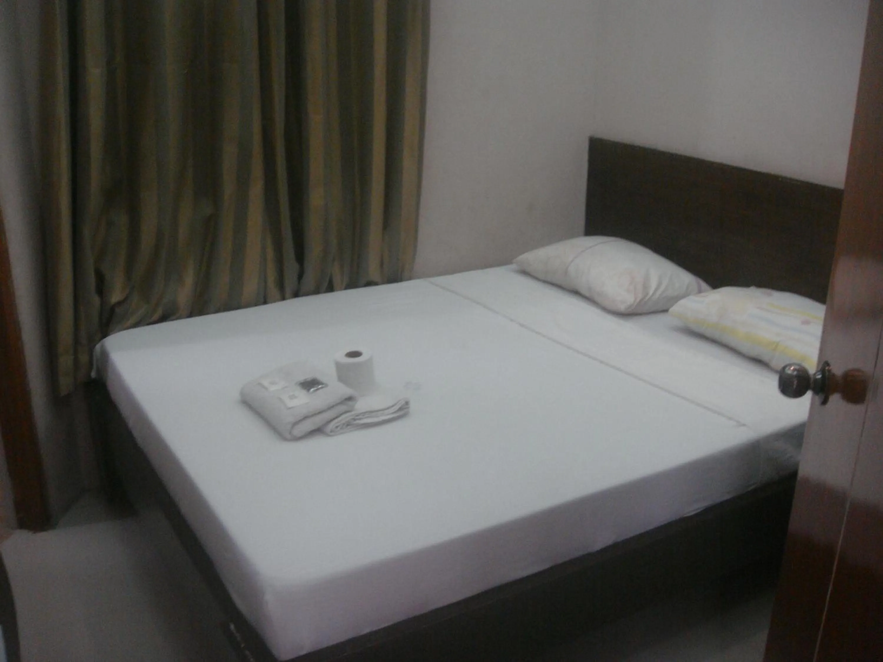 Photo of the whole room, Bed in Hidden Pearl Hotel (Janus Luxury Suites)