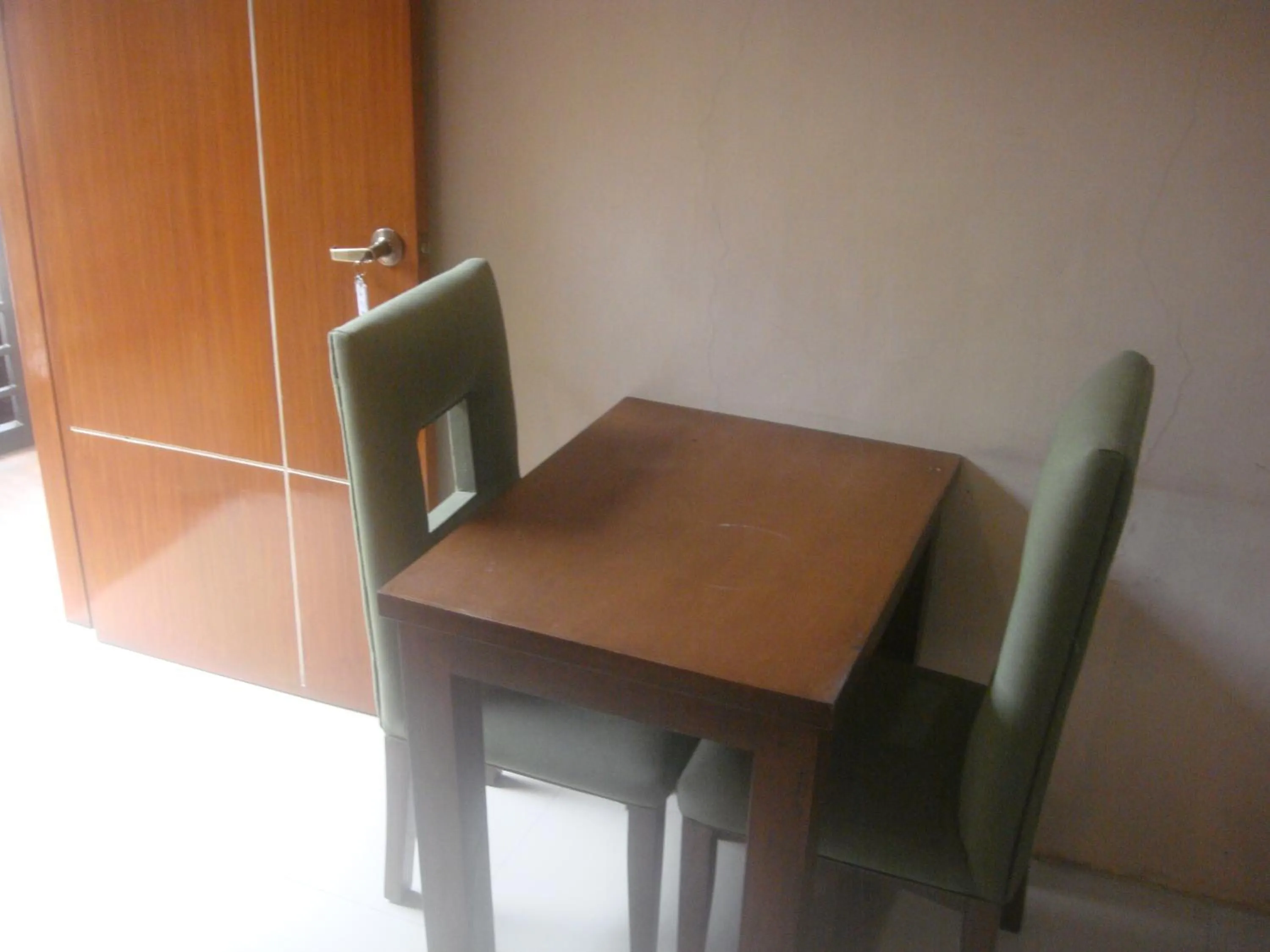 Dining area in Hidden Pearl Hotel (Janus Luxury Suites)