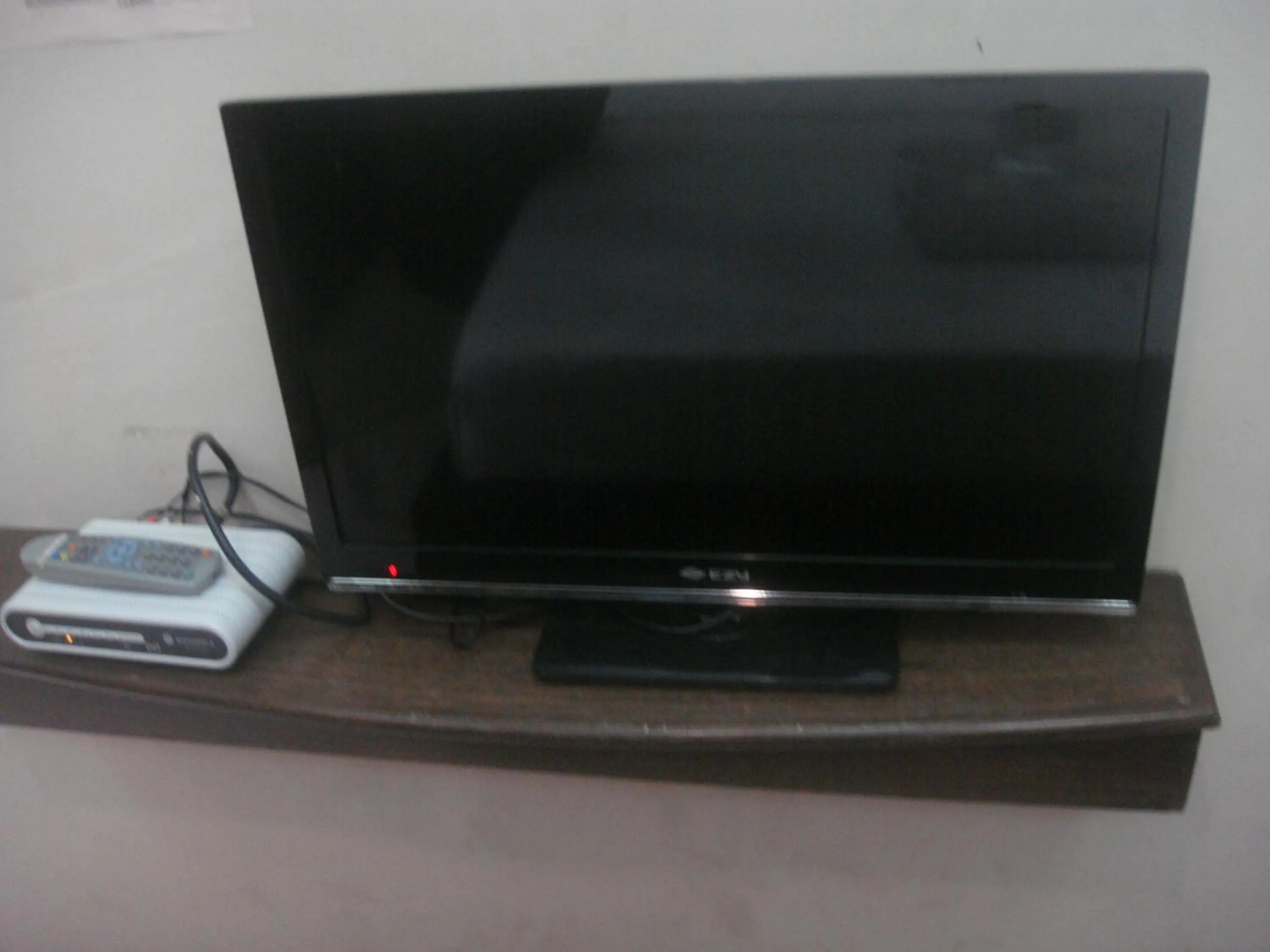 TV and multimedia in Hidden Pearl Hotel (Janus Luxury Suites)