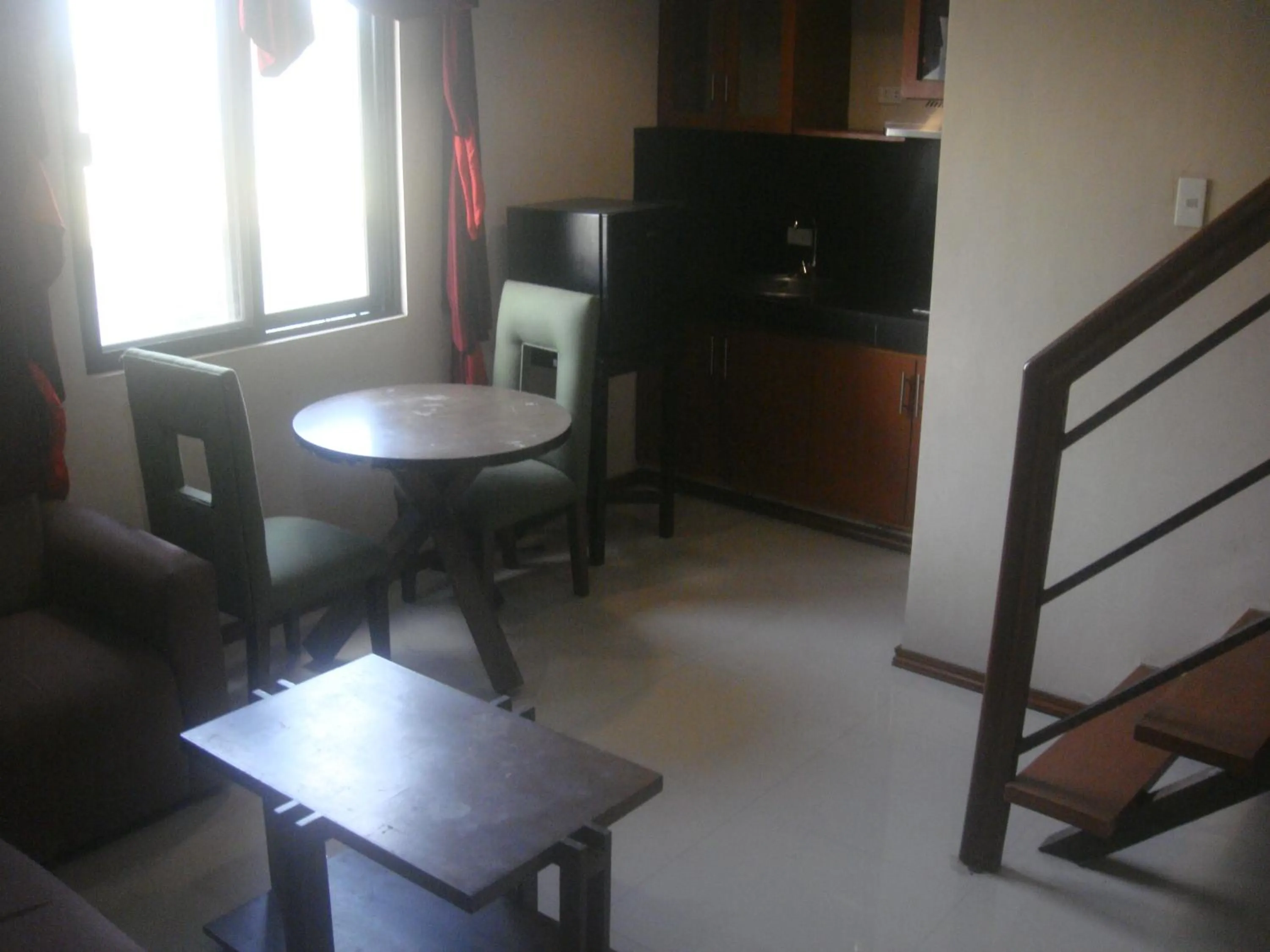 Dining area in Hidden Pearl Hotel (Janus Luxury Suites)