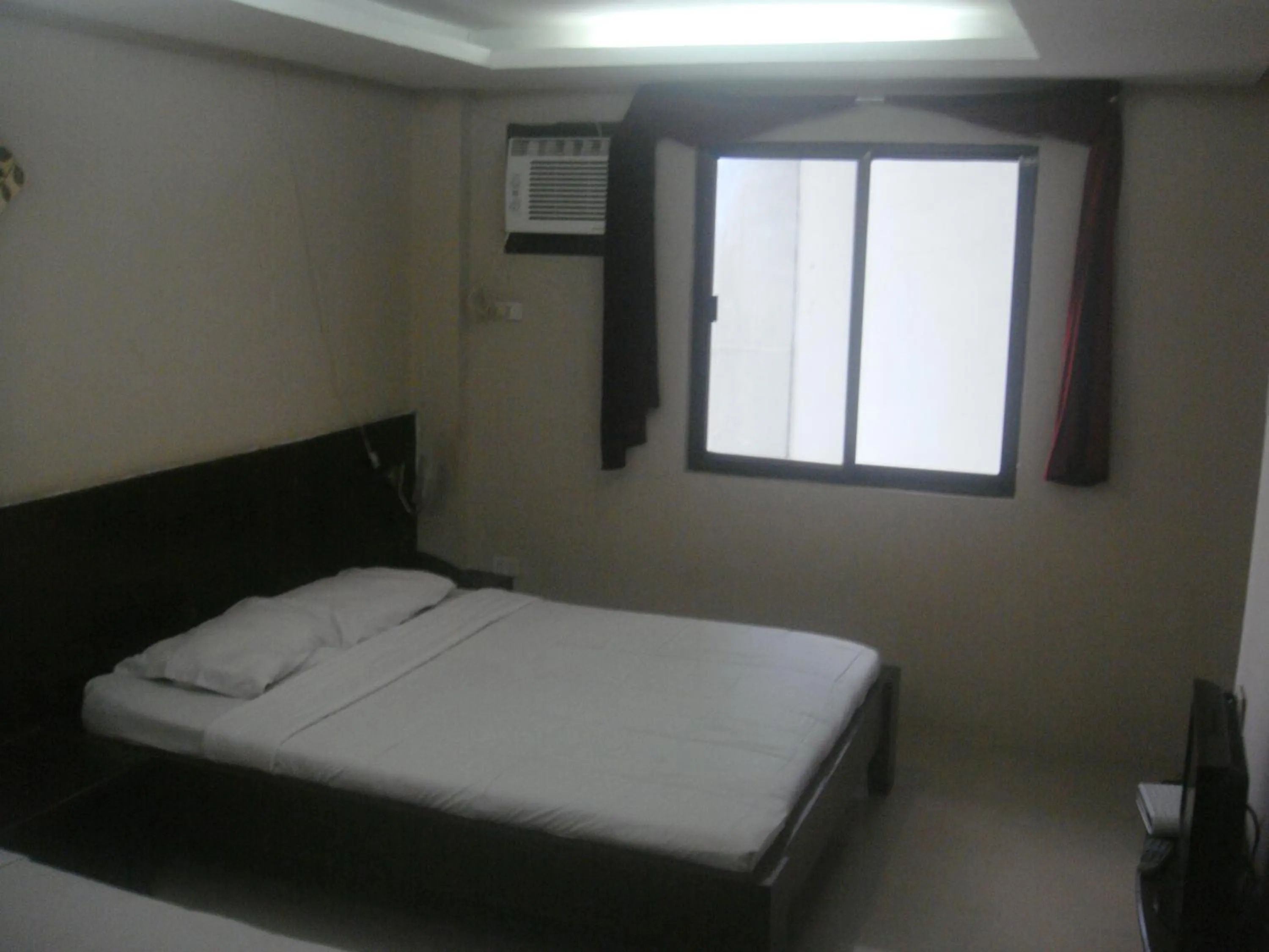 Day, Bed in Hidden Pearl Hotel (Janus Luxury Suites)