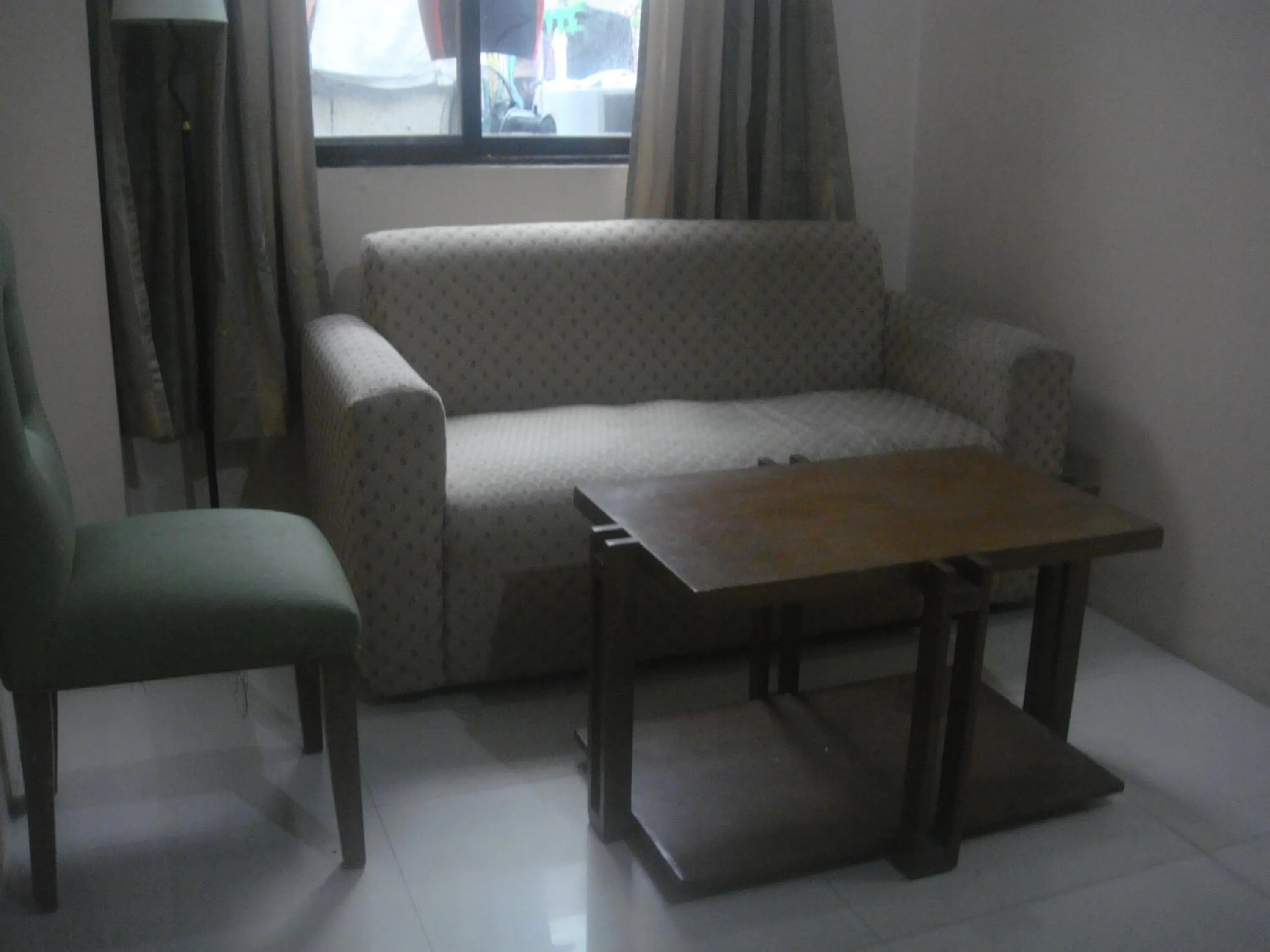 Day in Hidden Pearl Hotel (Janus Luxury Suites)