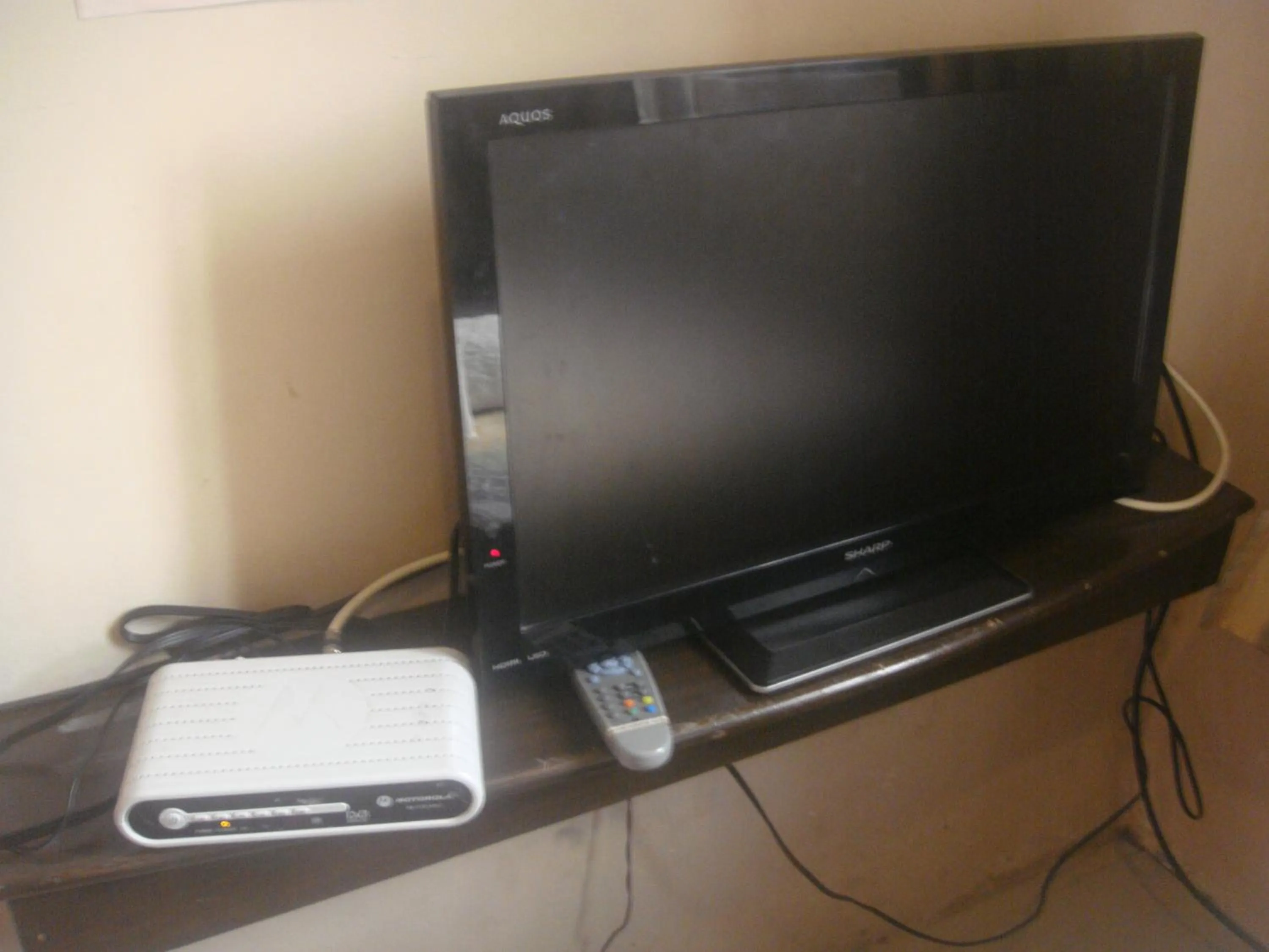 TV and multimedia in Hidden Pearl Hotel (Janus Luxury Suites)