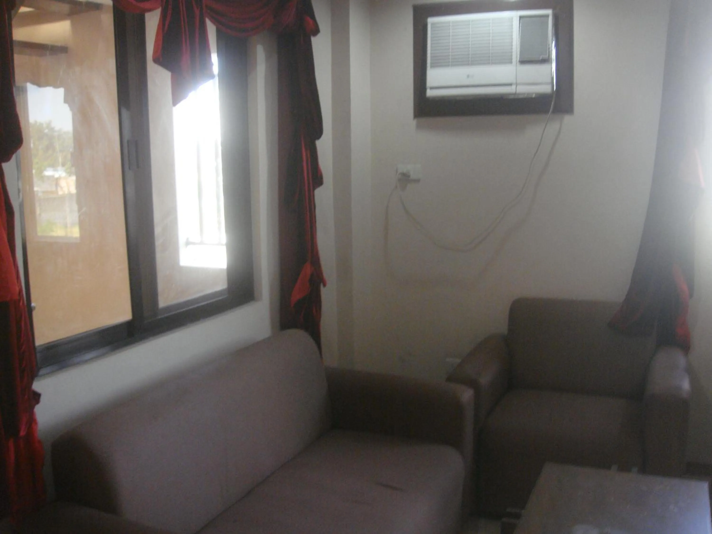 Day in Hidden Pearl Hotel (Janus Luxury Suites)